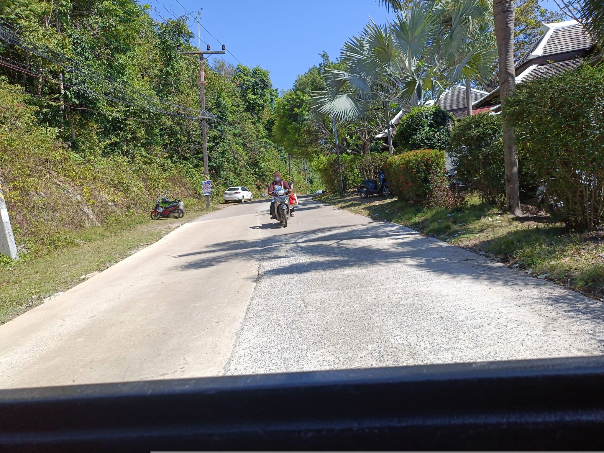 Street view near Penn Sunset Villas, Ko Lanta — © skillsy (CC BY-SA · Mapillary)
