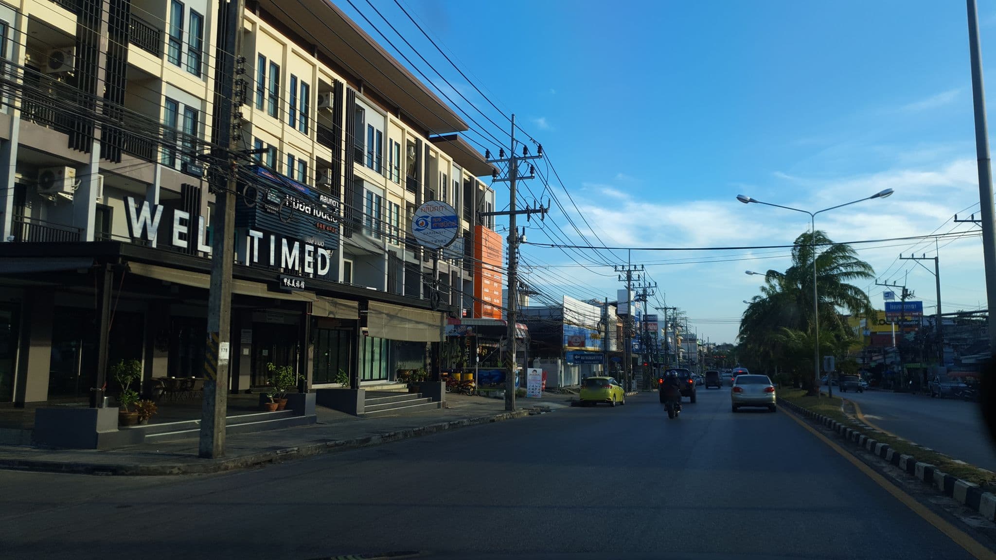 Street view near The RICH Sotel, Krabi