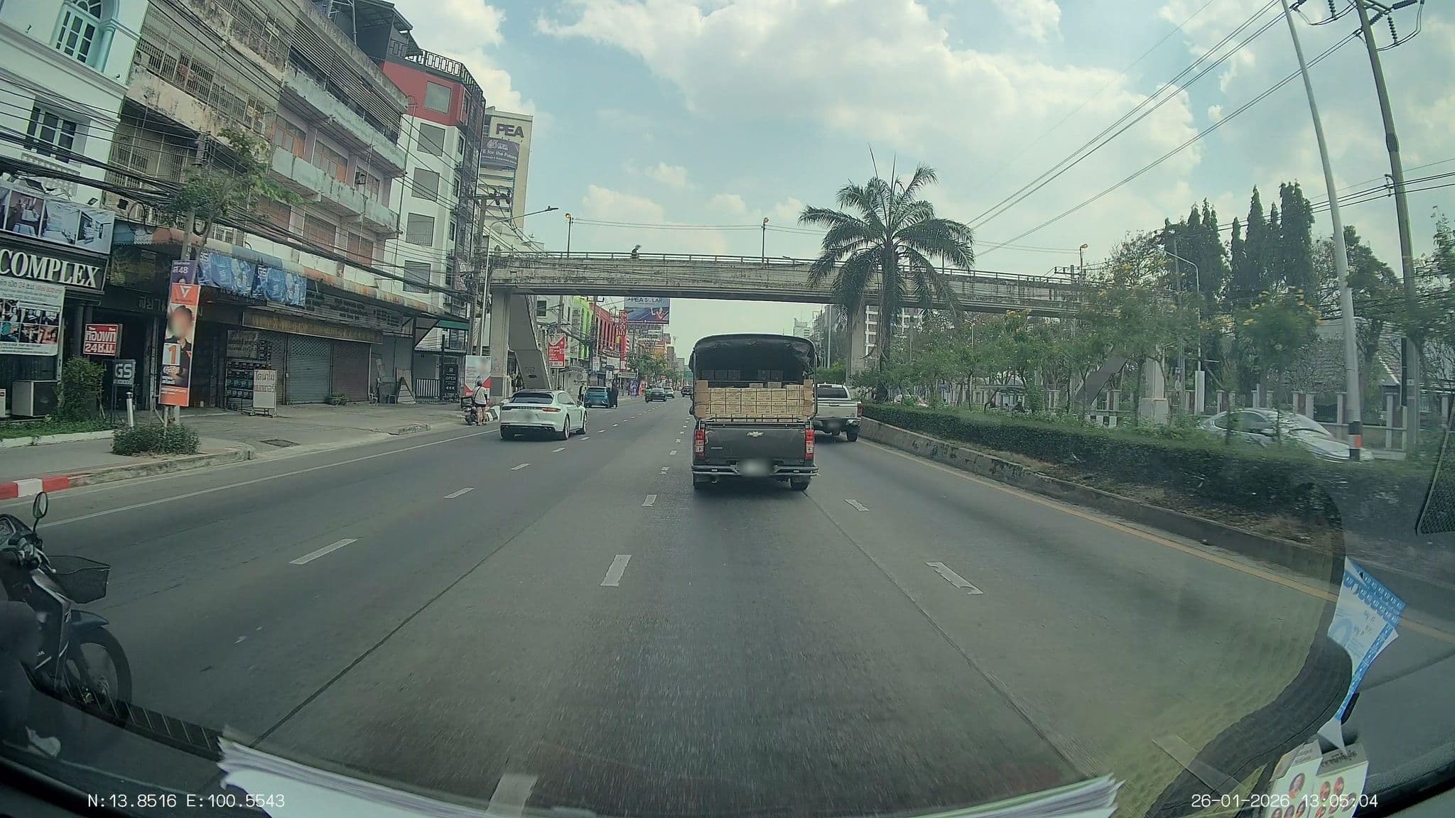 Street view near Siam Paradise Hotel / Siam Paradise entertainment Complex, Lat Yao — © ThailandCambodia (CC BY-SA · Mapillary)