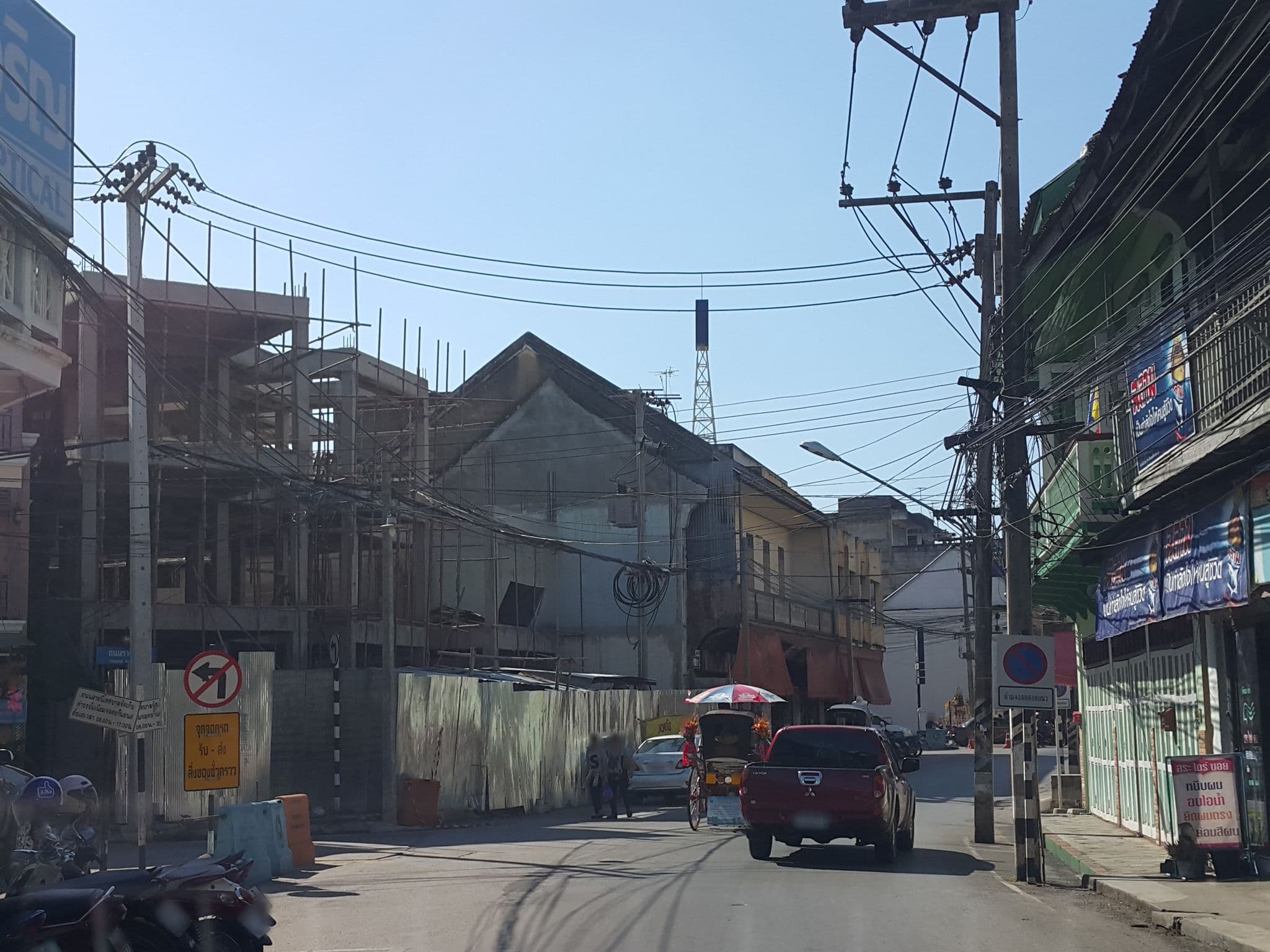 Street view near Ban Mae Boonthong, Lampang — © jrcarlsen (CC BY-SA · Mapillary)