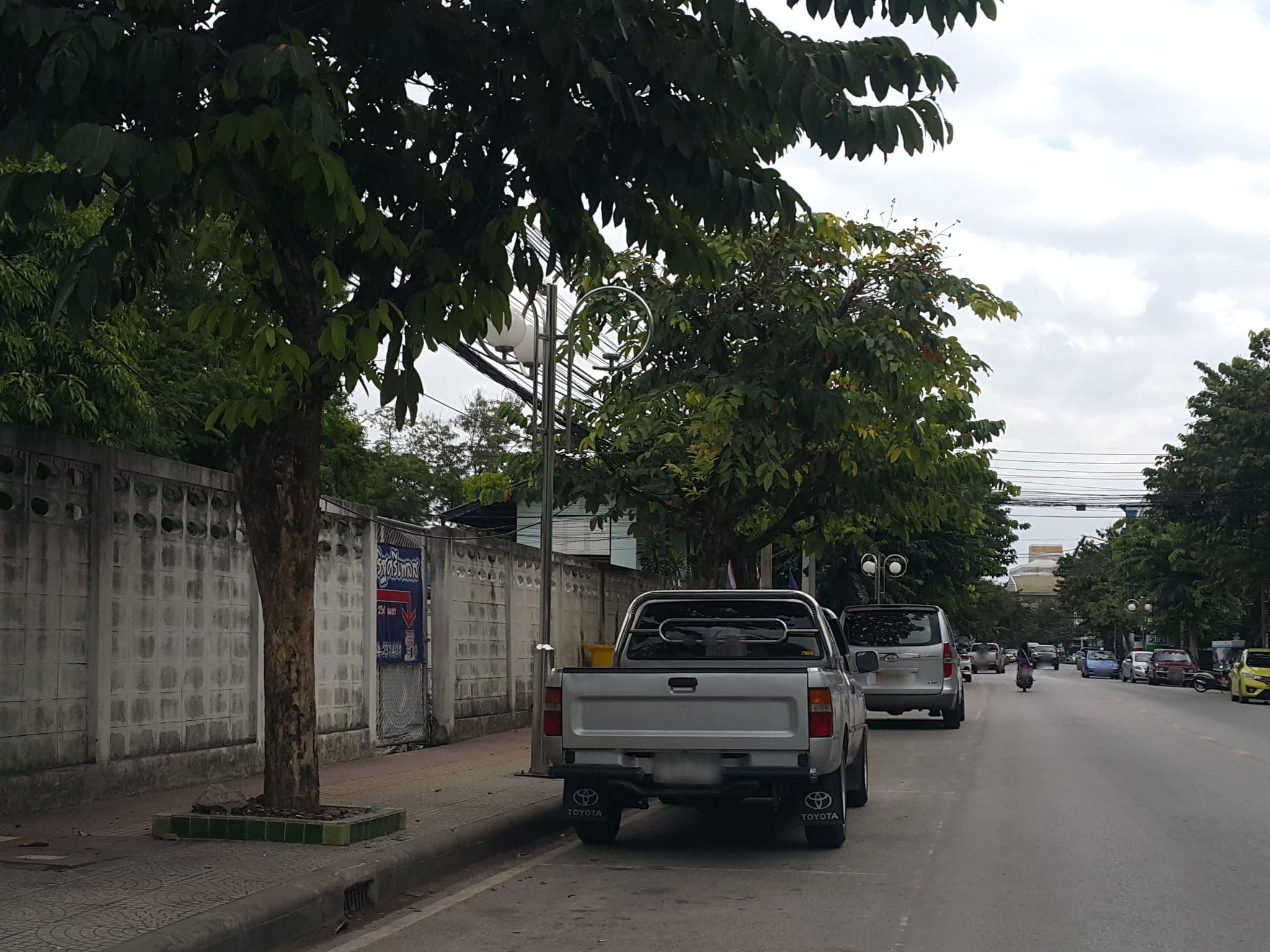 Street view near Wiang Fa Hotel, Lampang — © jrcarlsen (CC BY-SA · Mapillary)