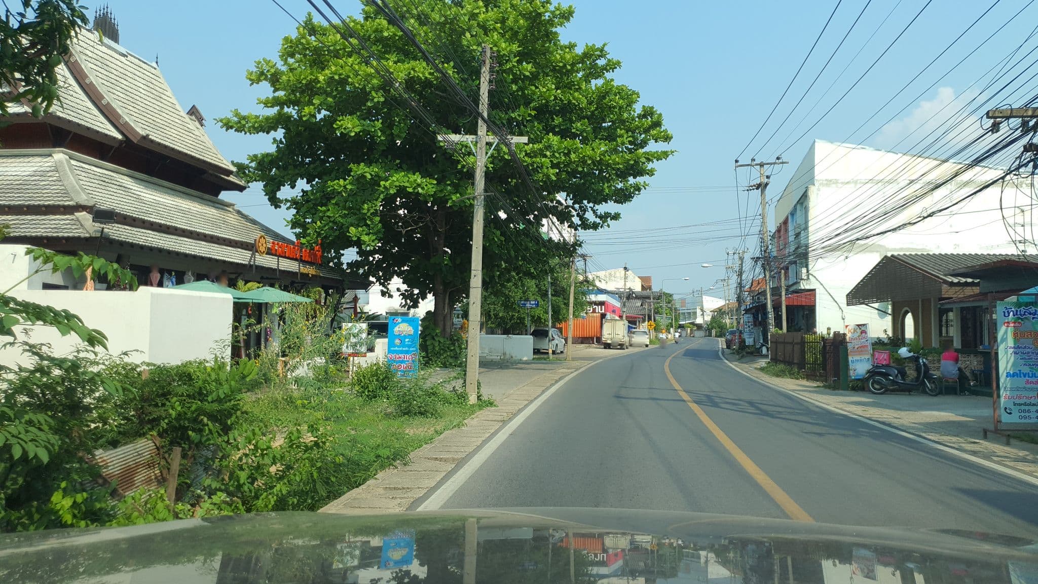 Street view near Jamadevi Hotel Lamphun, Lamphun — © jrcarlsen (CC BY-SA · Mapillary)