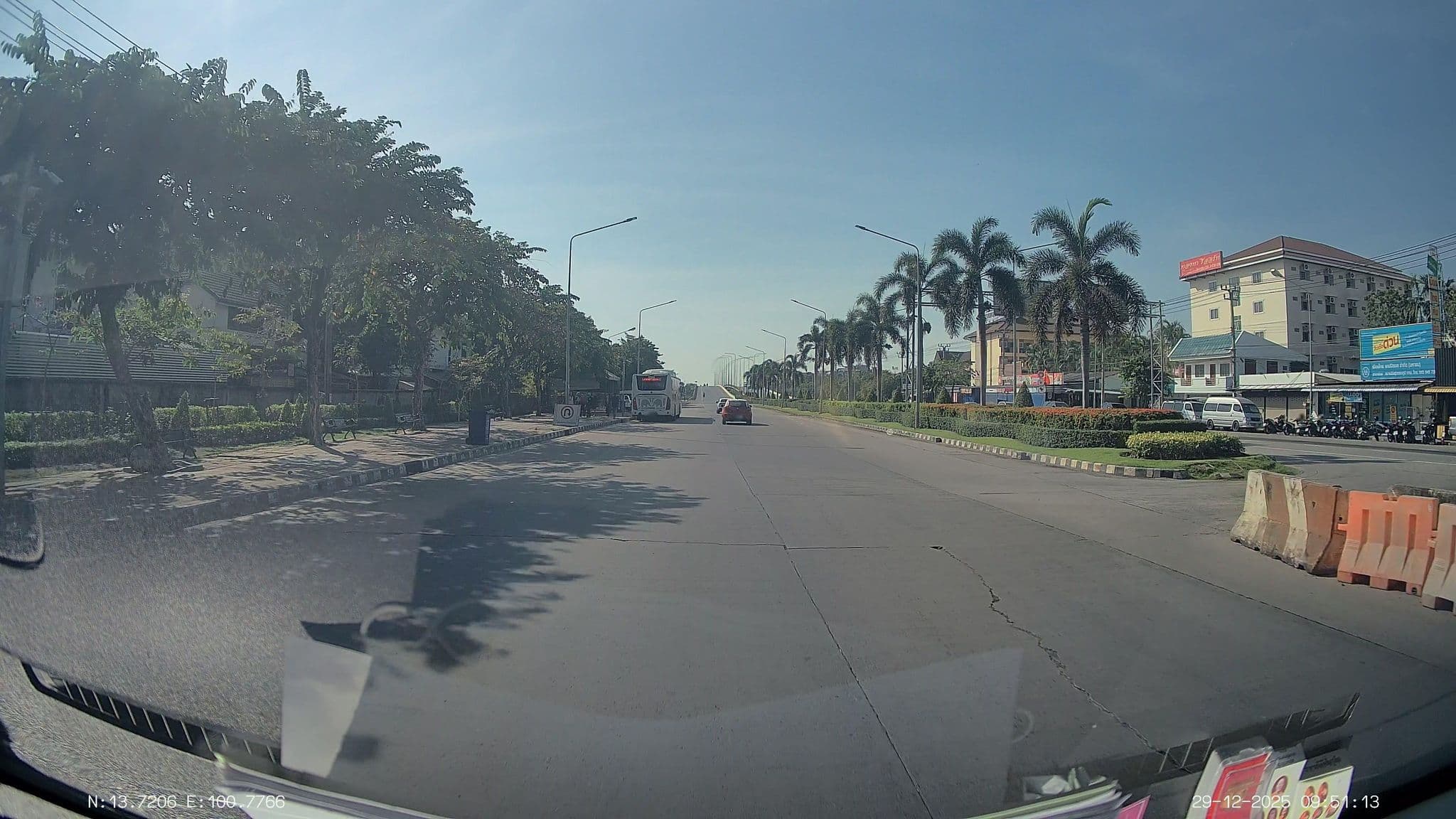 Street view near Queen's Garden Resort At Riverview, Lat Krabang — © ThailandCambodia (CC BY-SA · Mapillary)