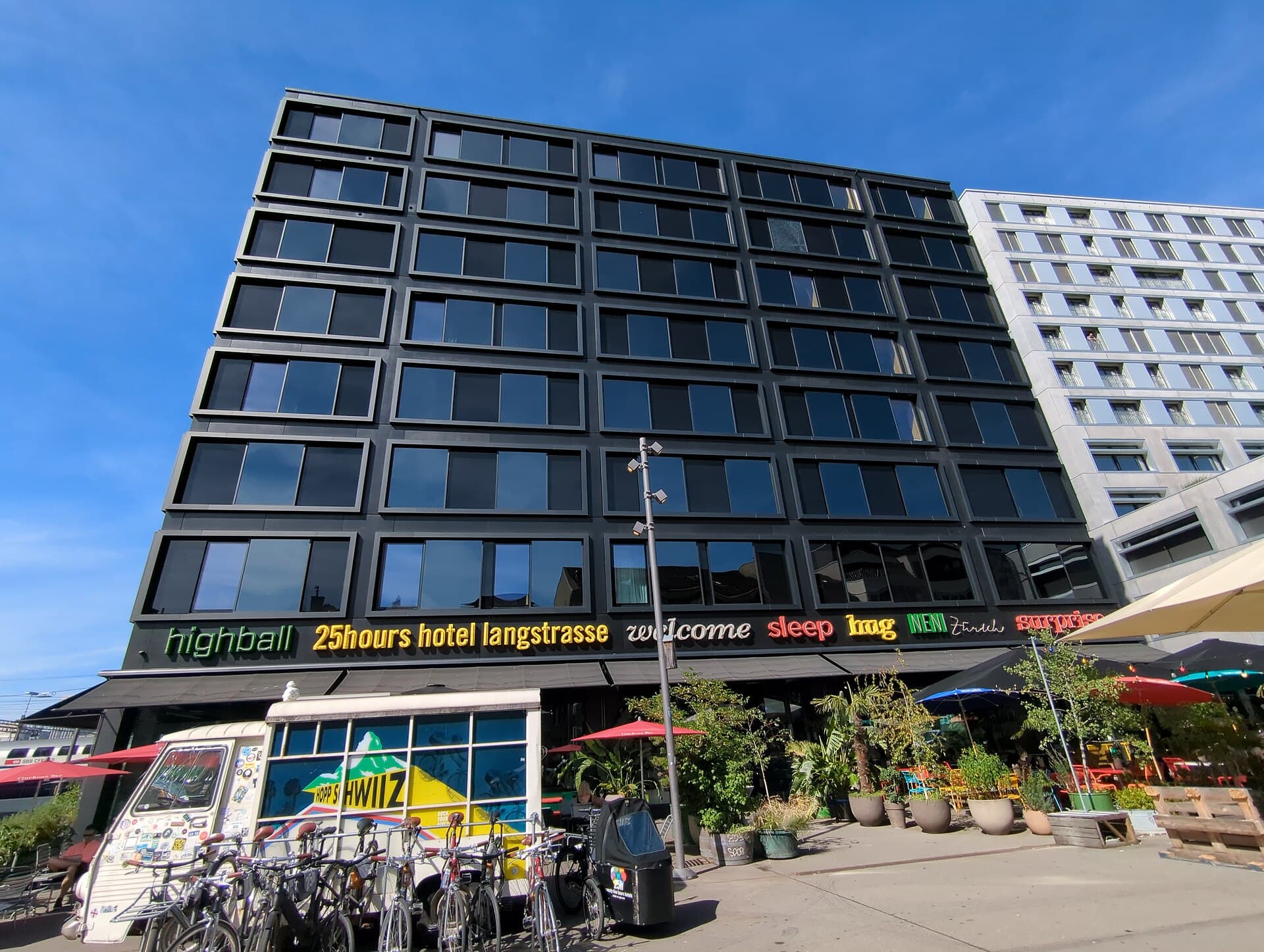 25hours Hotel Zürich Langstrasse (via Wikimedia Commons, CC BY-SA 3.0)