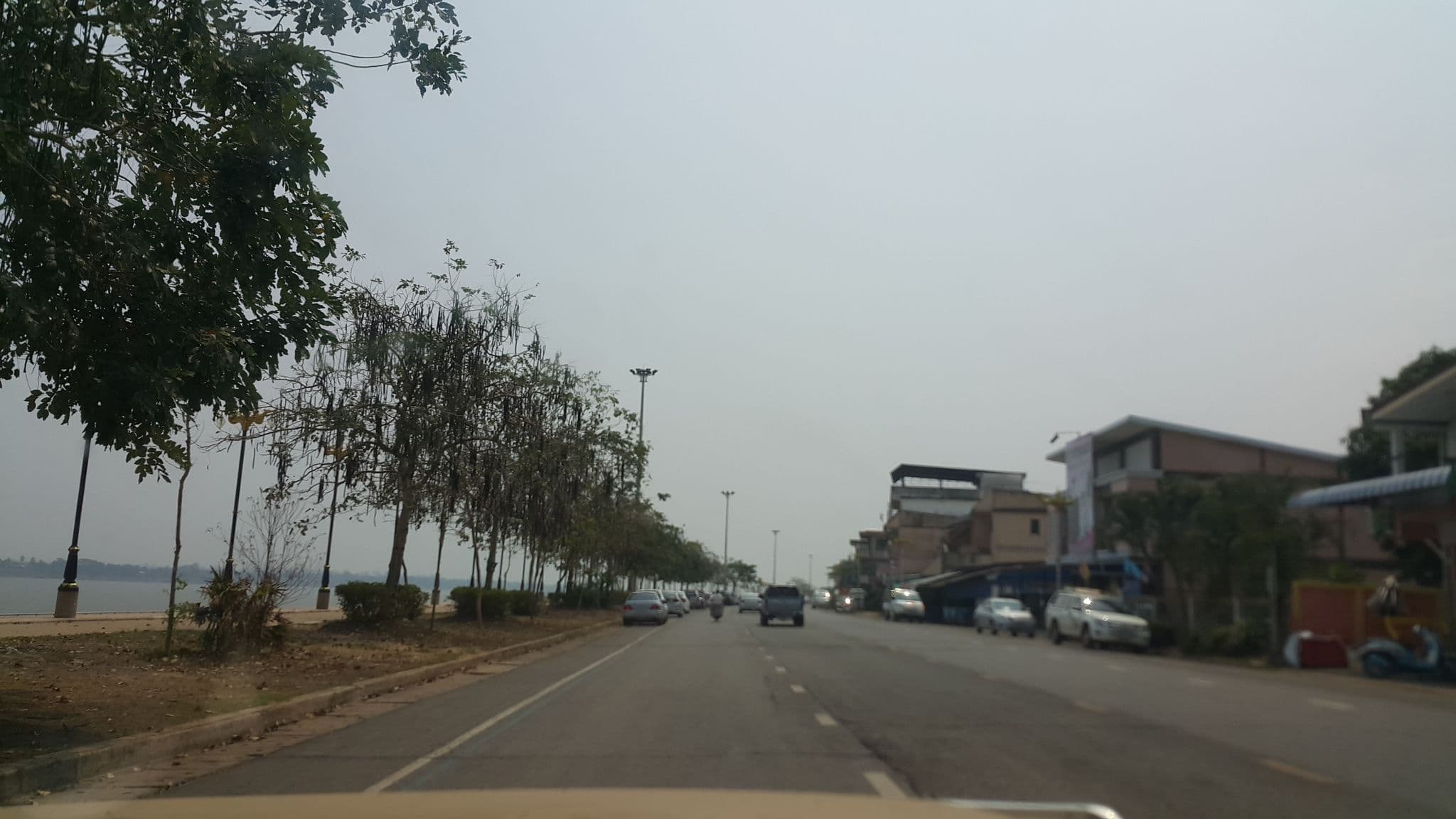 Street view near Khongsipoon Hotel - โรงแรมโขงสีปูน, Nakhon Phanom — © jrcarlsen (CC BY-SA · Mapillary)