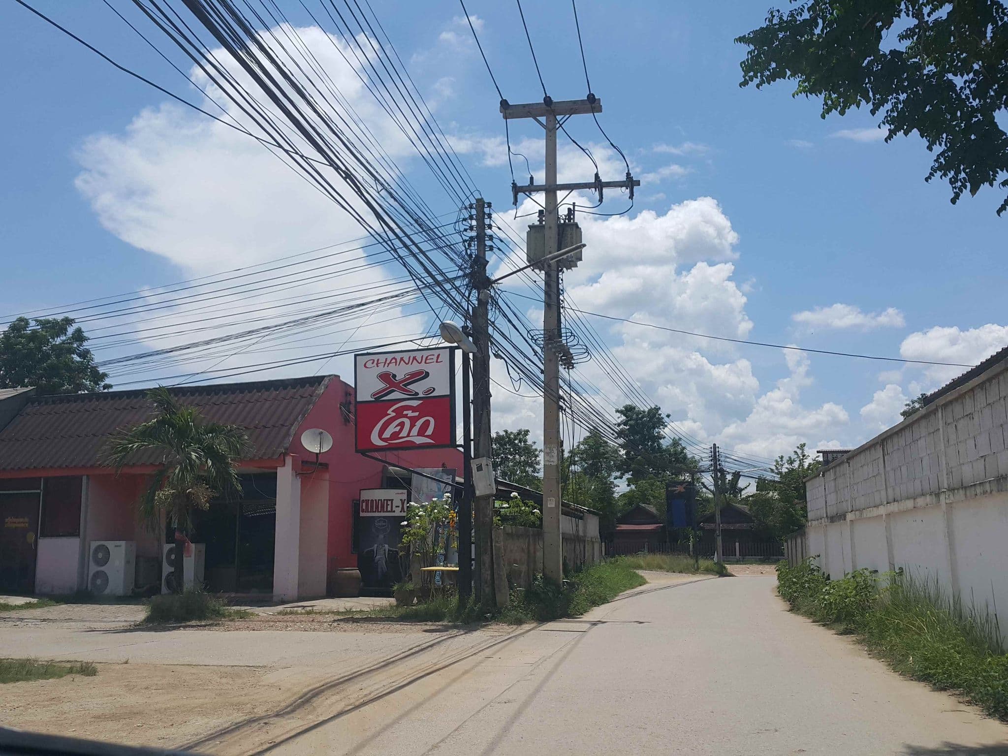 Street view near Nan Suwarin Hotel, Nan