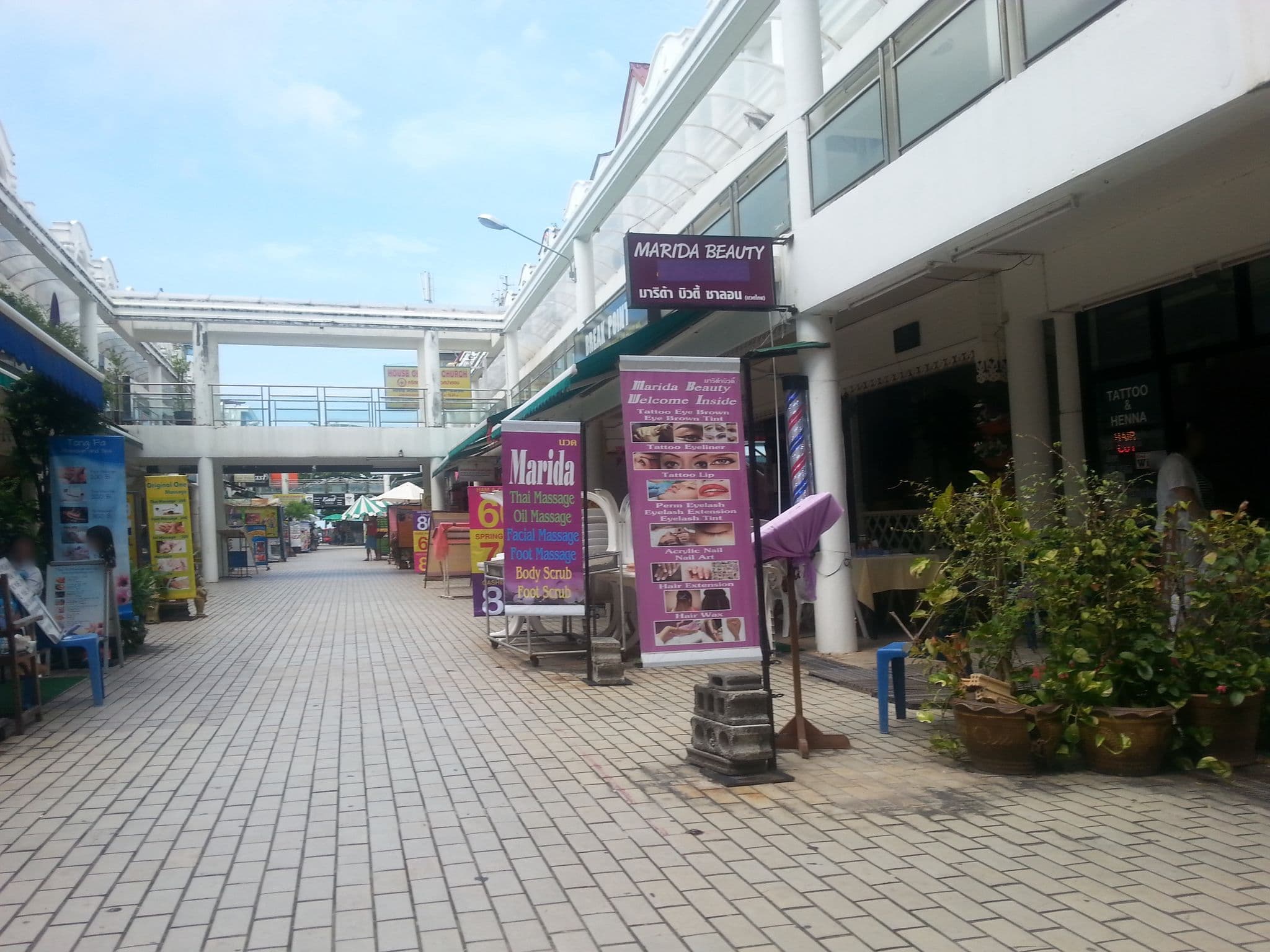 Street view near Baan Smile Hotel, Patong
