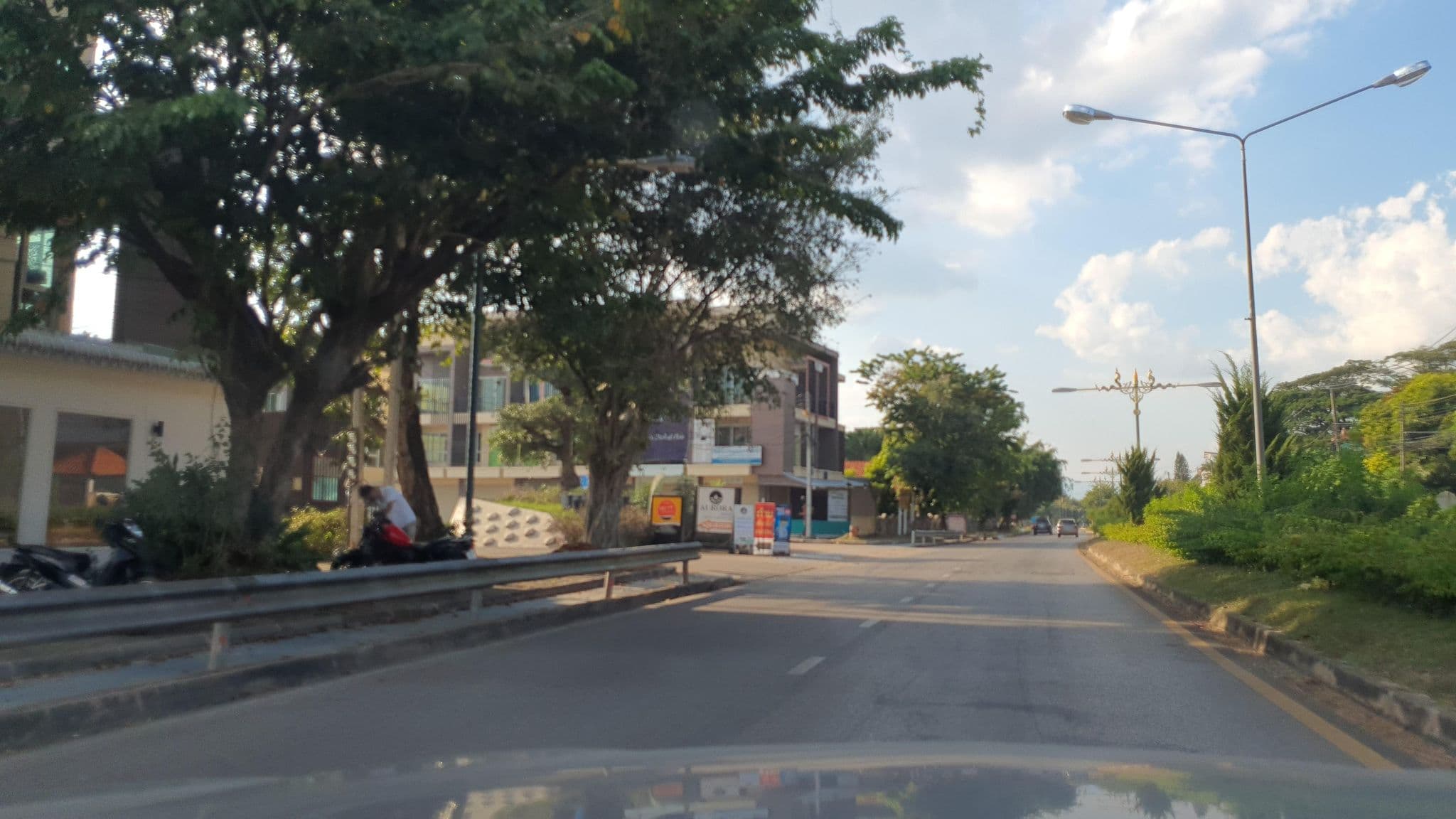 Street view near ออโรร่าเฮาส์ (Aurora House), Phayao — © jrcarlsen (CC BY-SA · Mapillary)