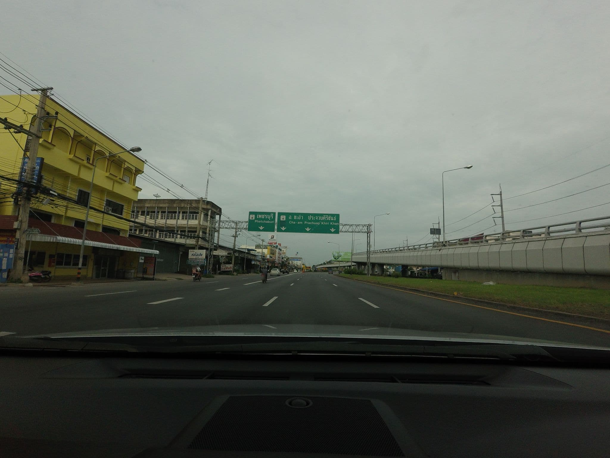 Street view near Cozy Place, Phetchaburi — © mishari (CC BY-SA · Mapillary)