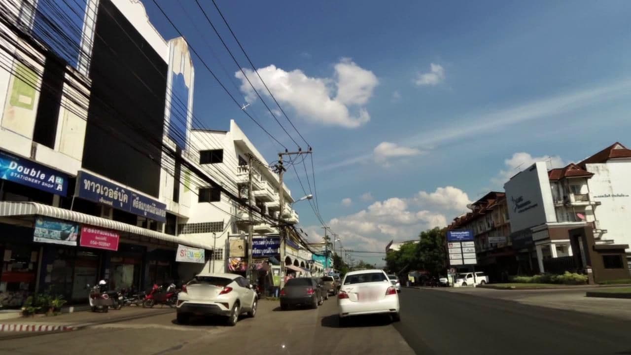 Street view near Phrae Nakara Hotel, Phrae — © toffy (CC BY-SA · Mapillary)