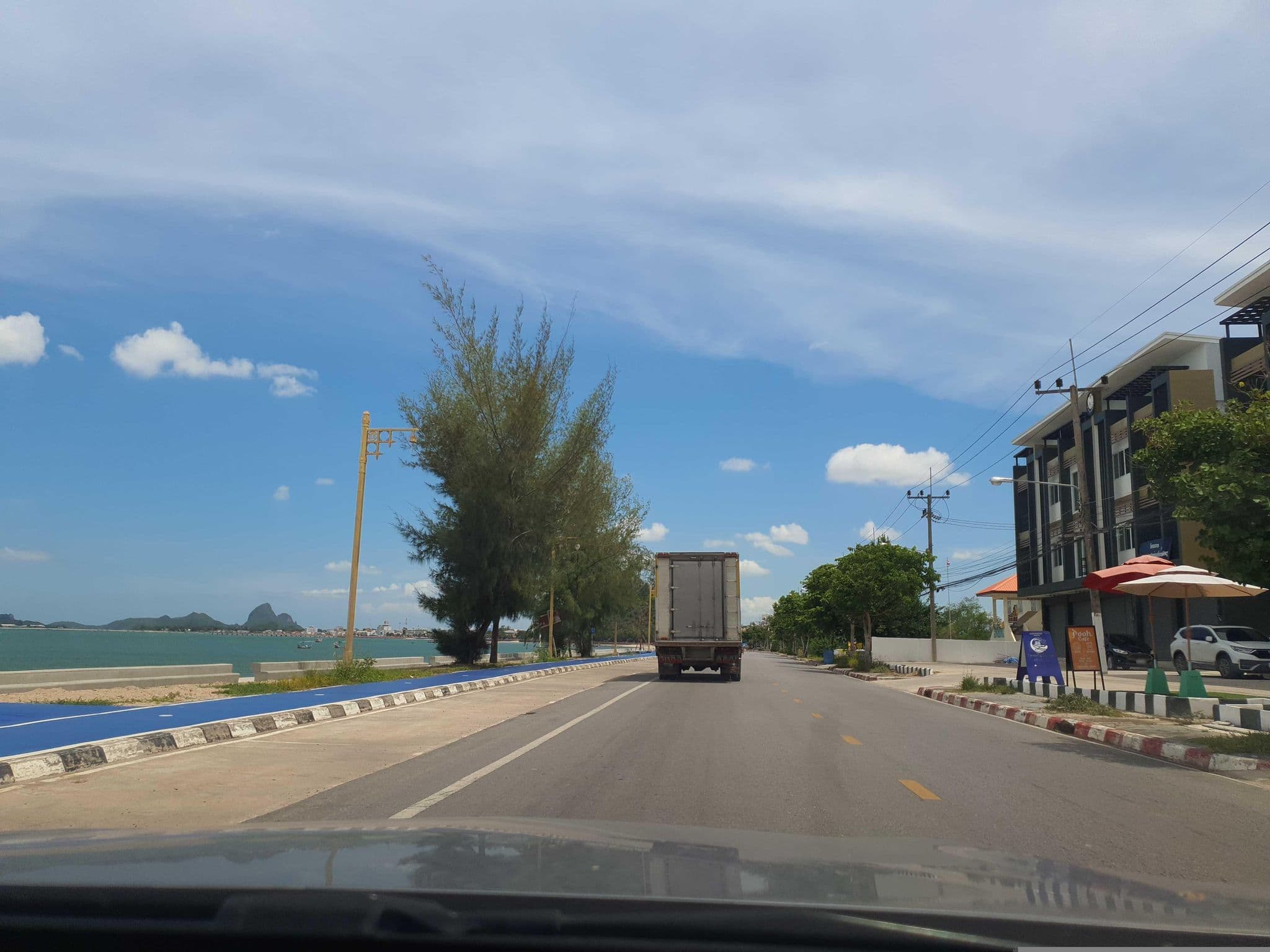 Street view near The Landing Guesthouse @ Prachaup, Prachuap Khiri Khan — © jrcarlsen (CC BY-SA · Mapillary)