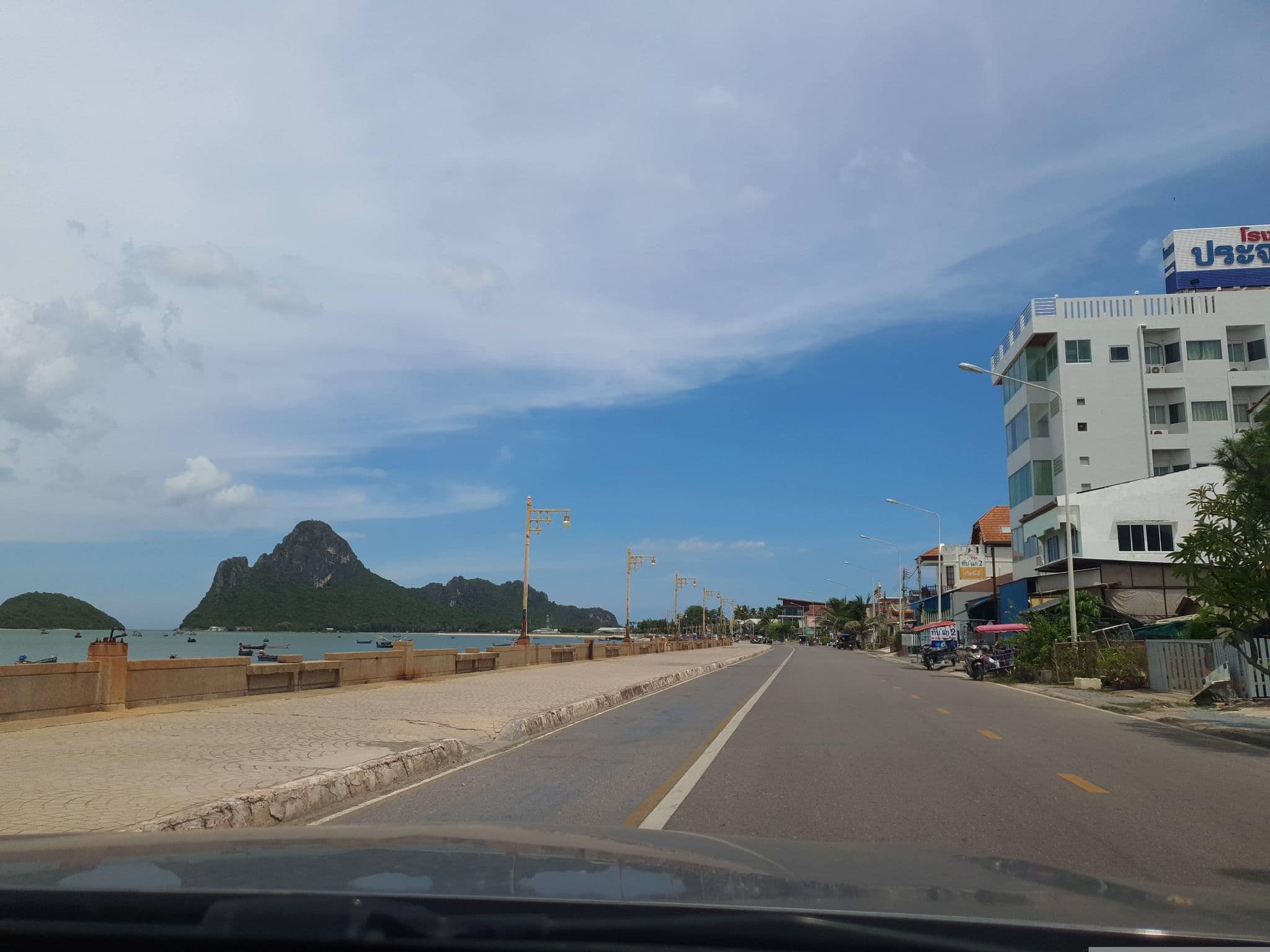 Street view near Town House by the Sea, Prachuap Khiri Khan — © jrcarlsen (CC BY-SA · Mapillary)