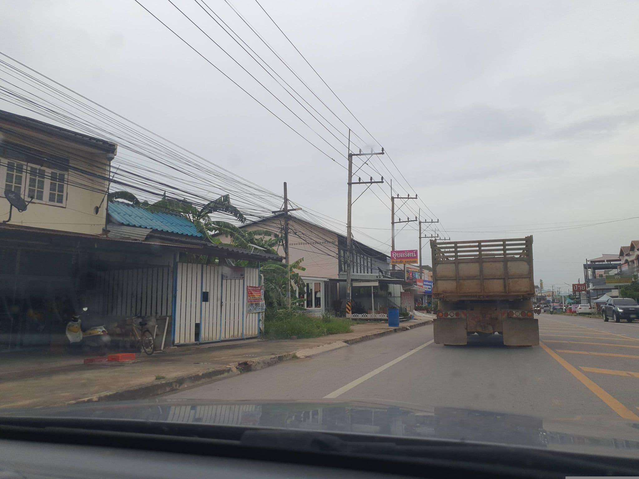 Street view near Rider Bedroom Hostel&Cafe Pranburi, Pran Buri — © jrcarlsen (CC BY-SA · Mapillary)