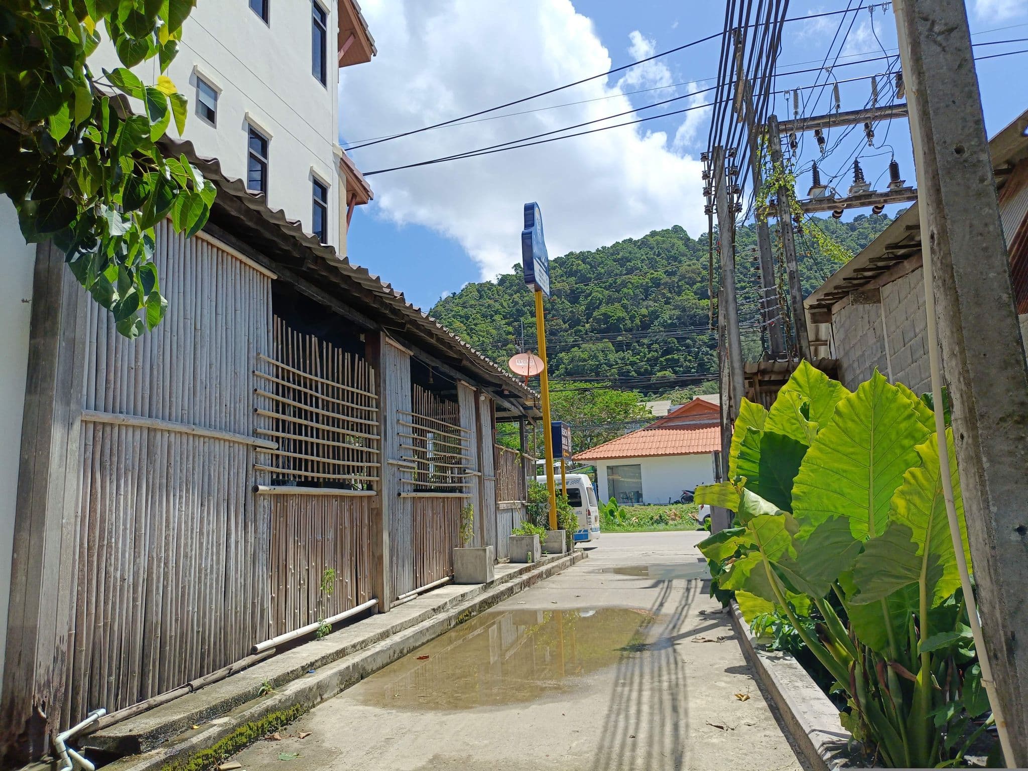Street view near Lemonade Boutique Inn, Saladan