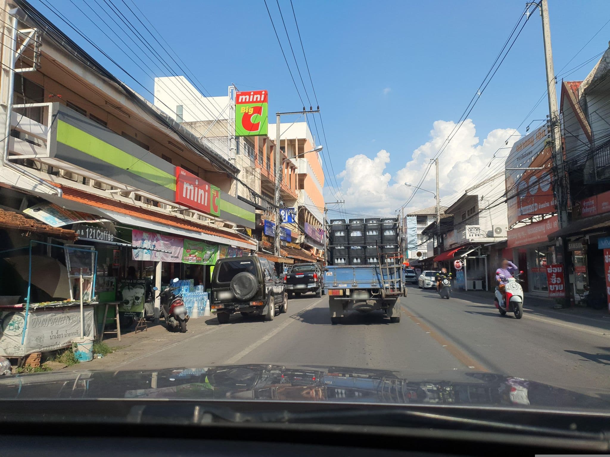 Street view near Herritage Piman Since1940, San Kamphaeng — © jrcarlsen (CC BY-SA · Mapillary)