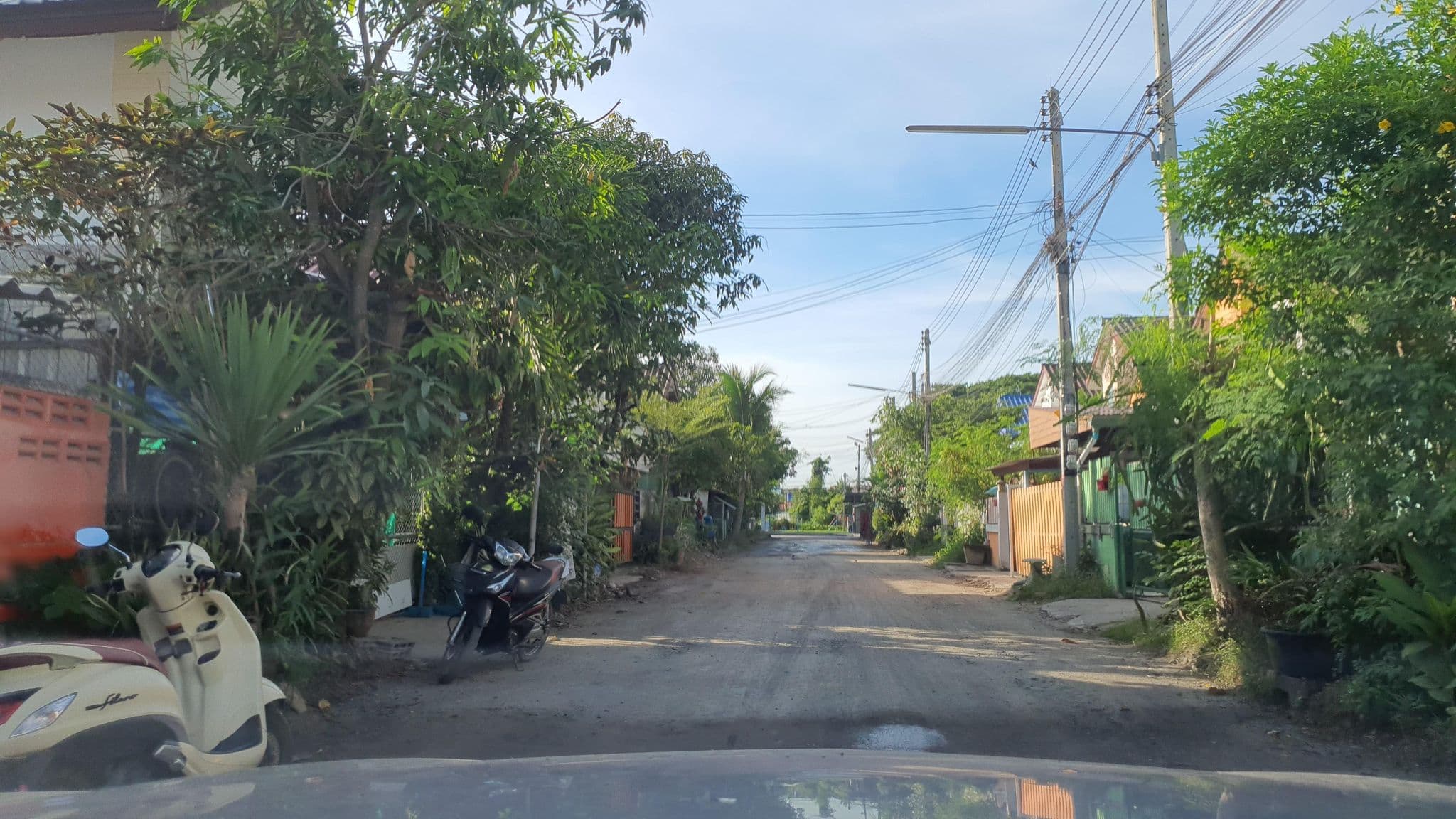Street view near iFantasy Motel, San Kamphaeng — © jrcarlsen (CC BY-SA · Mapillary)