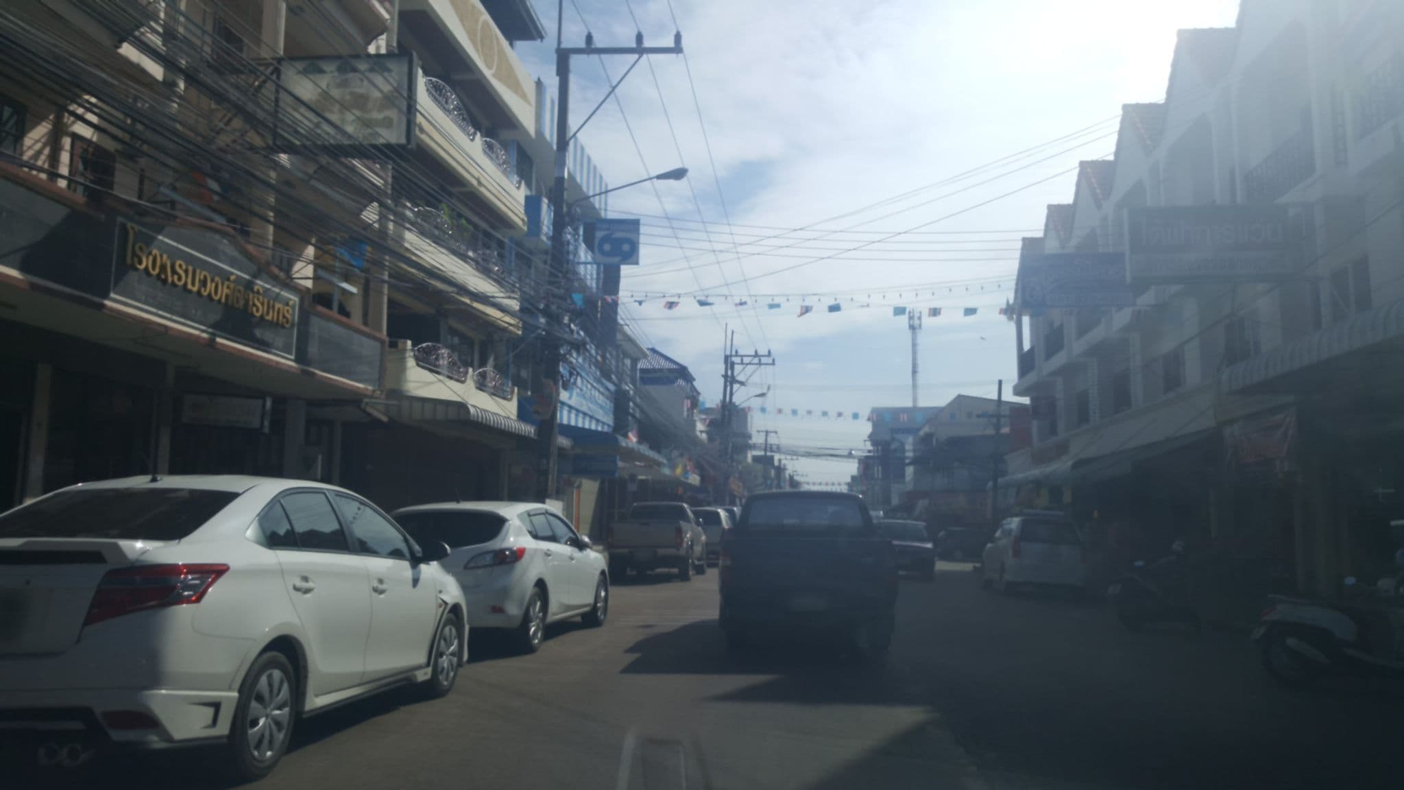 Street view near Khumdet Hotel, Sattahip — © poramet (CC BY-SA · Mapillary)
