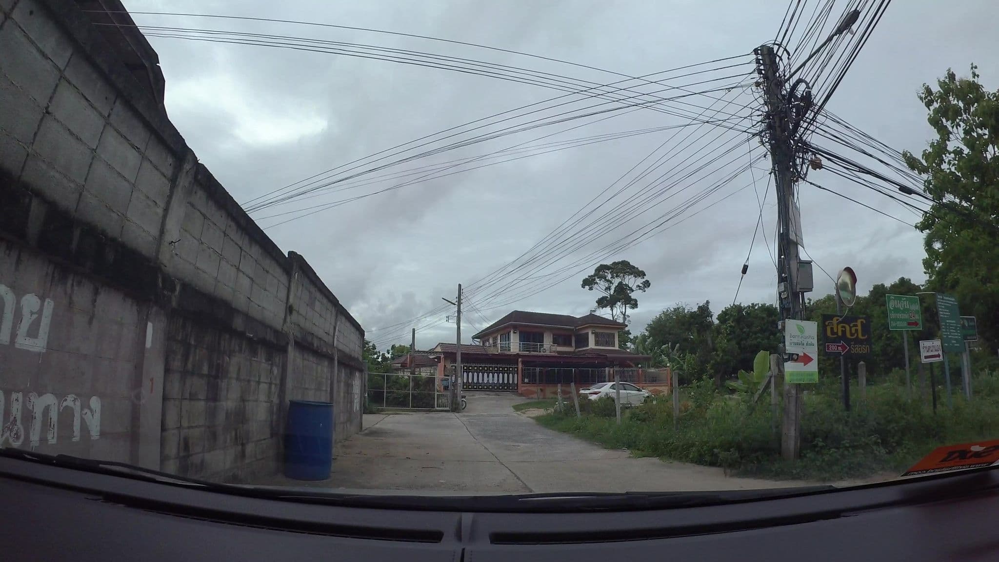 Street view near Zeevila resort (ซีวีร่า รีสอร์ท), Sattahip — © kaart_3 (CC BY-SA · Mapillary)