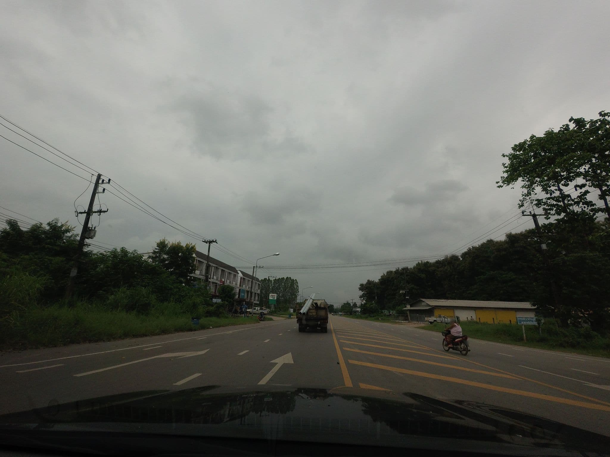 Street view near Triple two 222, Si Chiang Mai — © mishari (CC BY-SA · Mapillary)