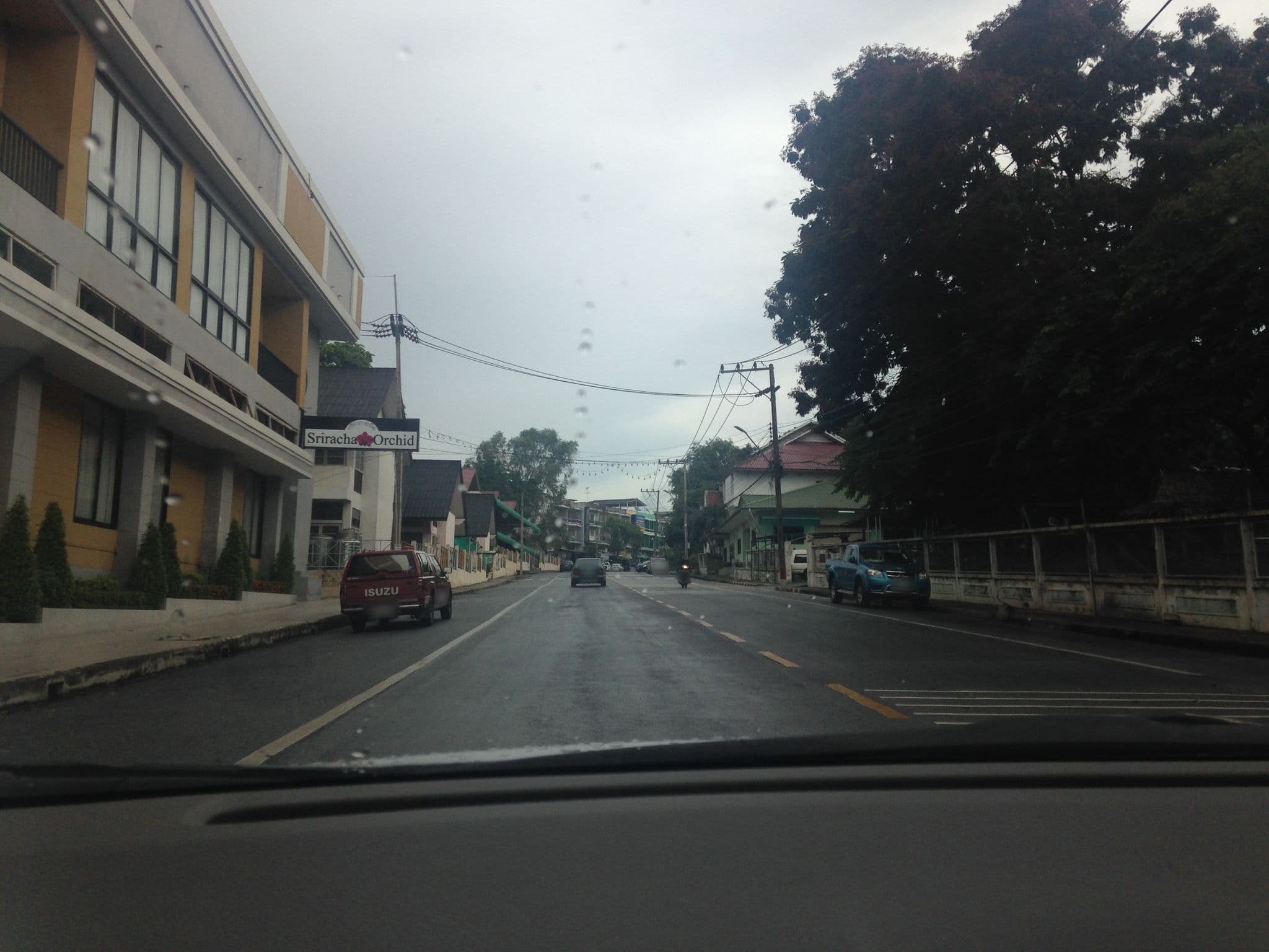 Street view near Sriracha Orchid Hotel, Si Racha — © ratirat (CC BY-SA · Mapillary)
