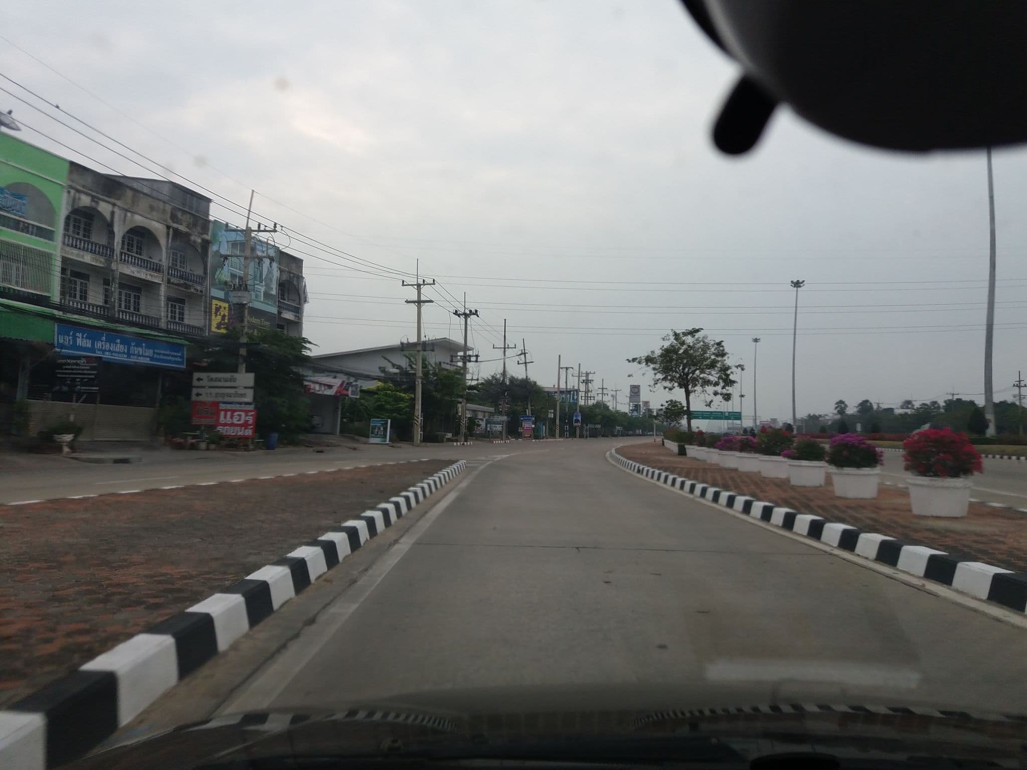 Street view near โรงแรมสวีทฮัก Sweet Hug Hotel, Suphan Buri — © beddhist (CC BY-SA · Mapillary)