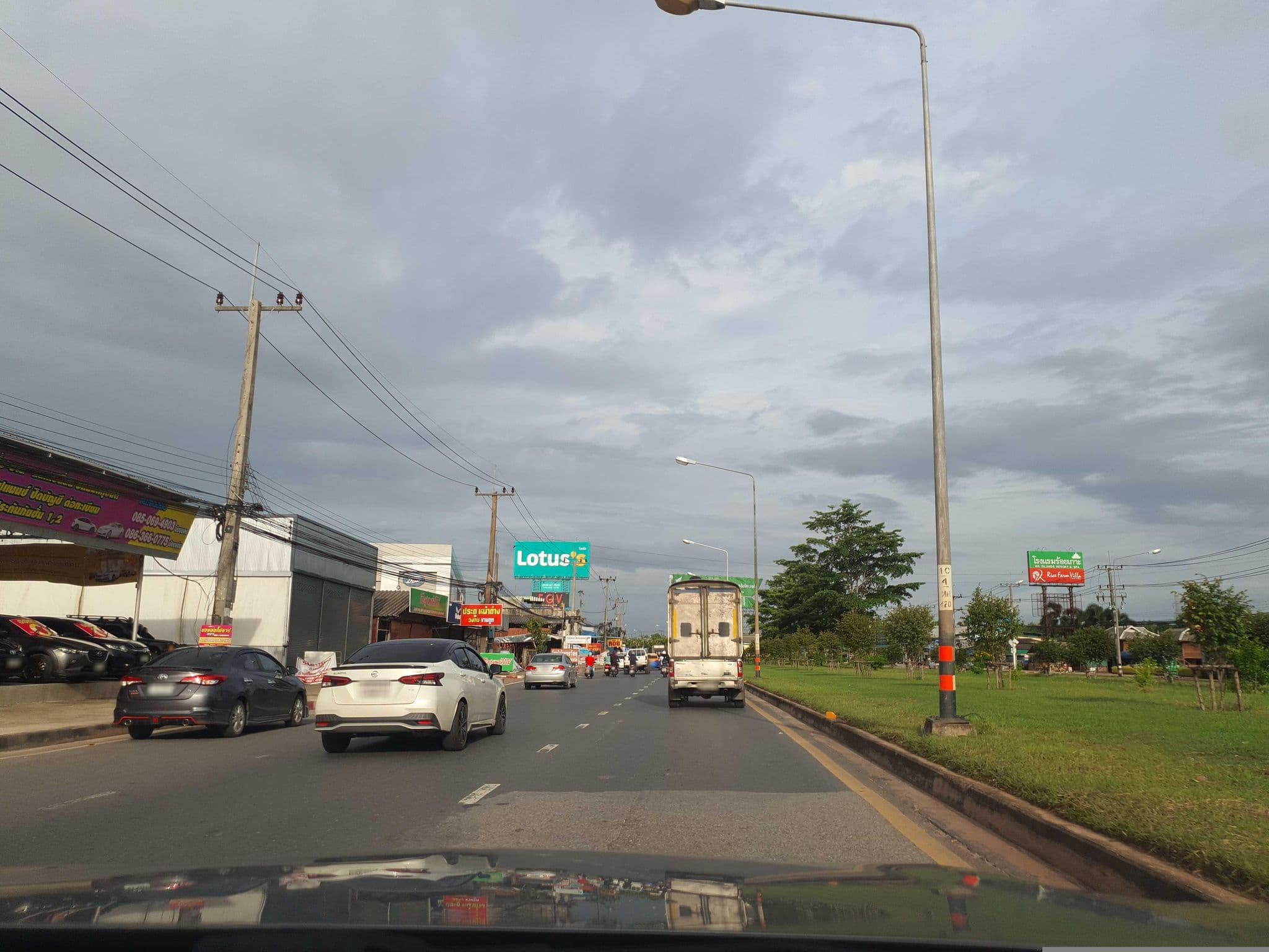 Street view near Baan Nasai Resort, Surat Thani — © jrcarlsen (CC BY-SA · Mapillary)