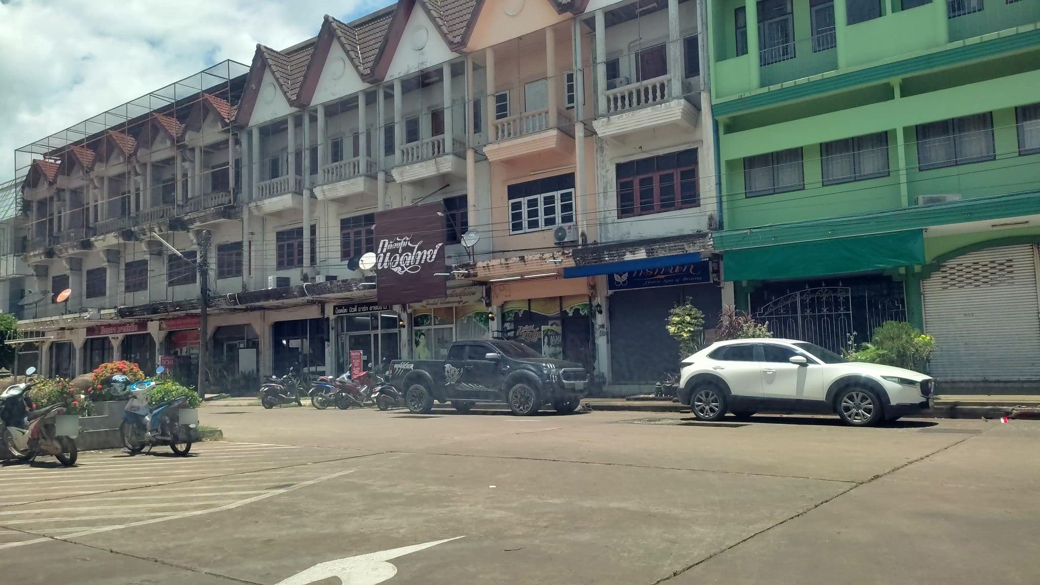 Street view near Friday Hotel Uttaradit, Uttaradit — © nongyen (CC BY-SA · Mapillary)