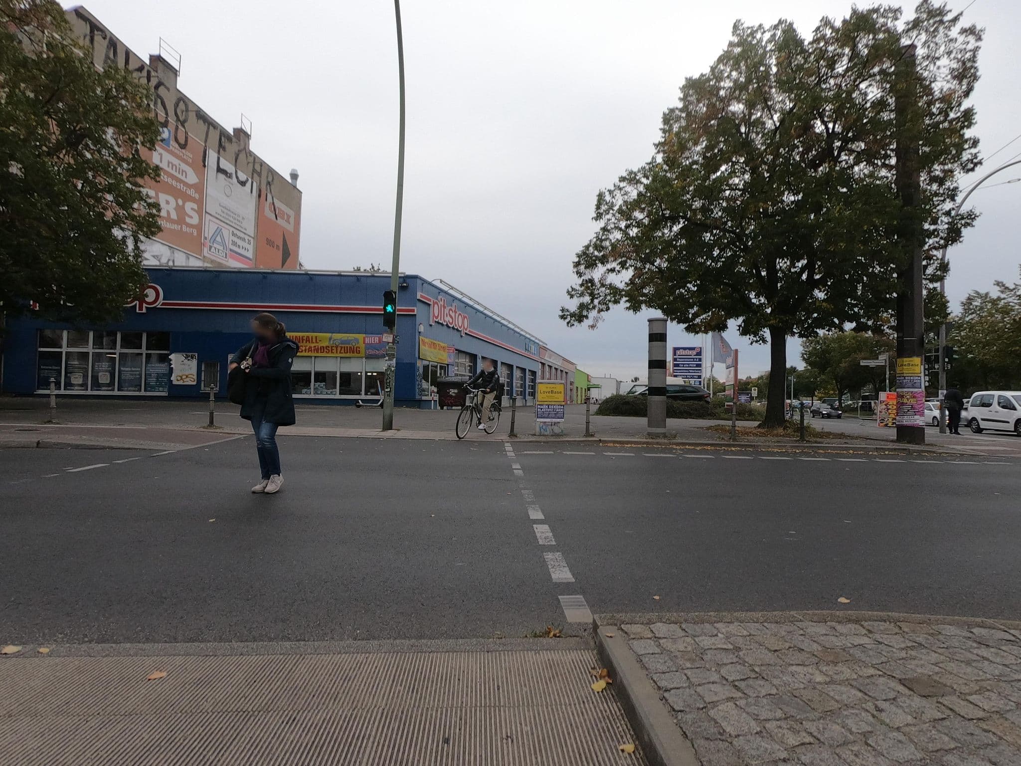 Street view near Hotel AMANO East Side, Friedrichshain — © carlheinz (CC BY-SA · Mapillary)