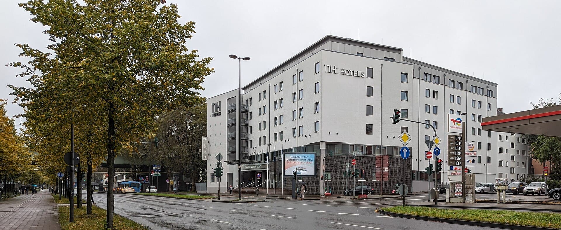 Hotel NH Köln Altstadt (via Wikimedia Commons, CC BY-SA 4.0)