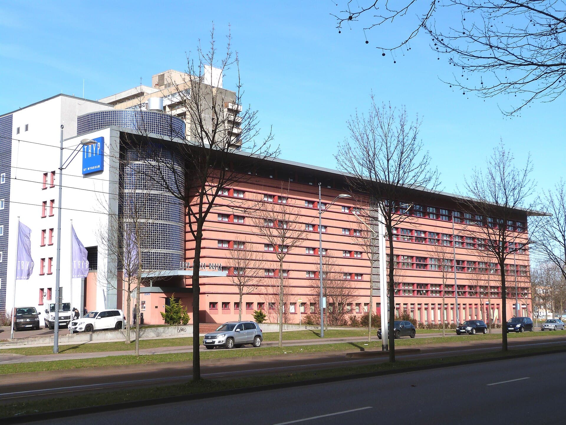 TRYP by Wyndham Halle (via Wikimedia Commons, CC BY-SA 4.0)