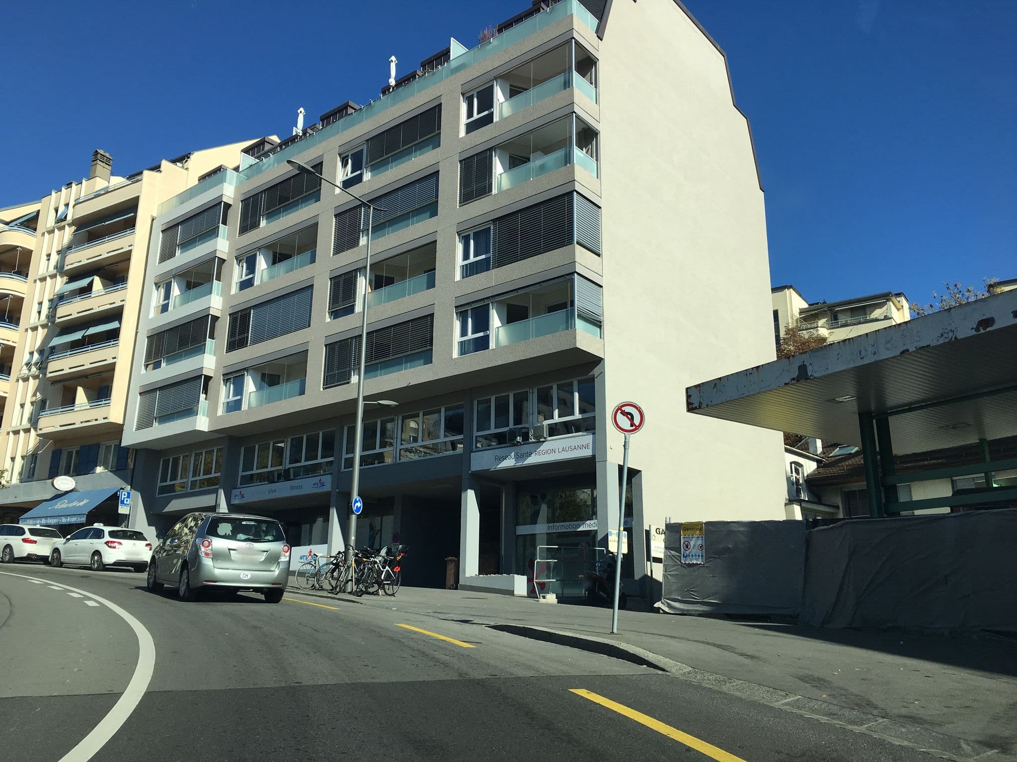 Street view near Hôtel de l'Ours, Lausanne — © chuck (CC BY-SA · Mapillary)