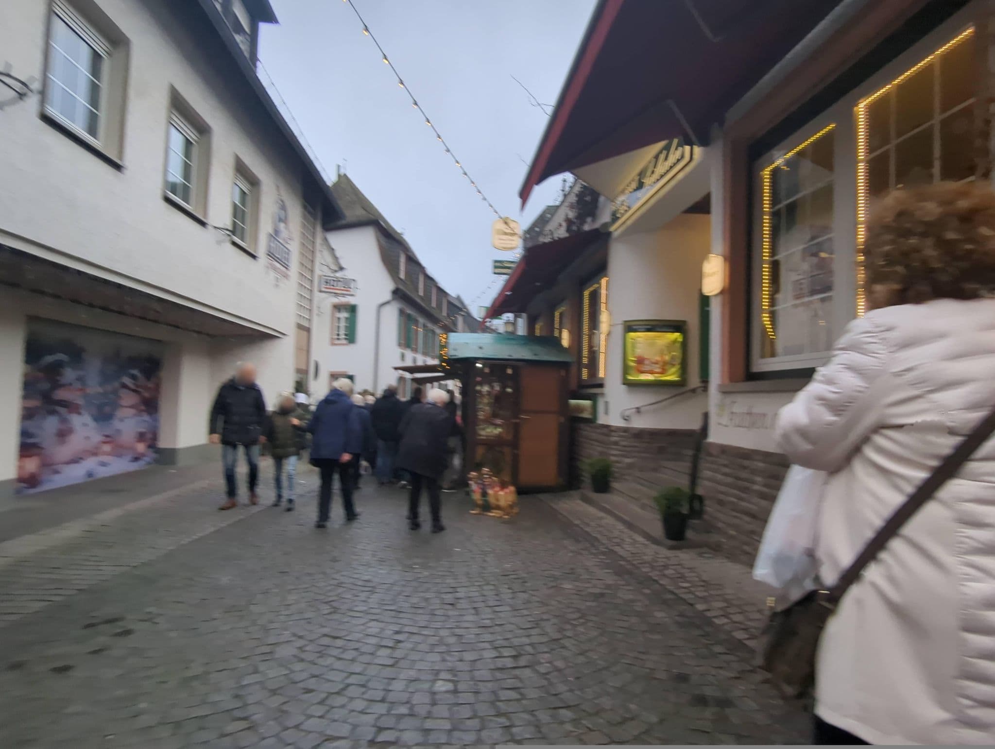 Street view near Rudesheim, Rüdesheim am Rhein — © miguel_andrade (CC BY-SA · Mapillary)