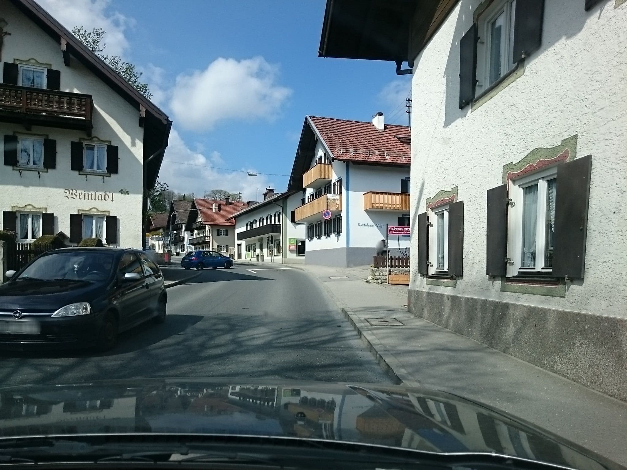 Street view near Alpen Gästehaus, Bad Kohlgrub — © voschix (CC BY-SA · Mapillary)