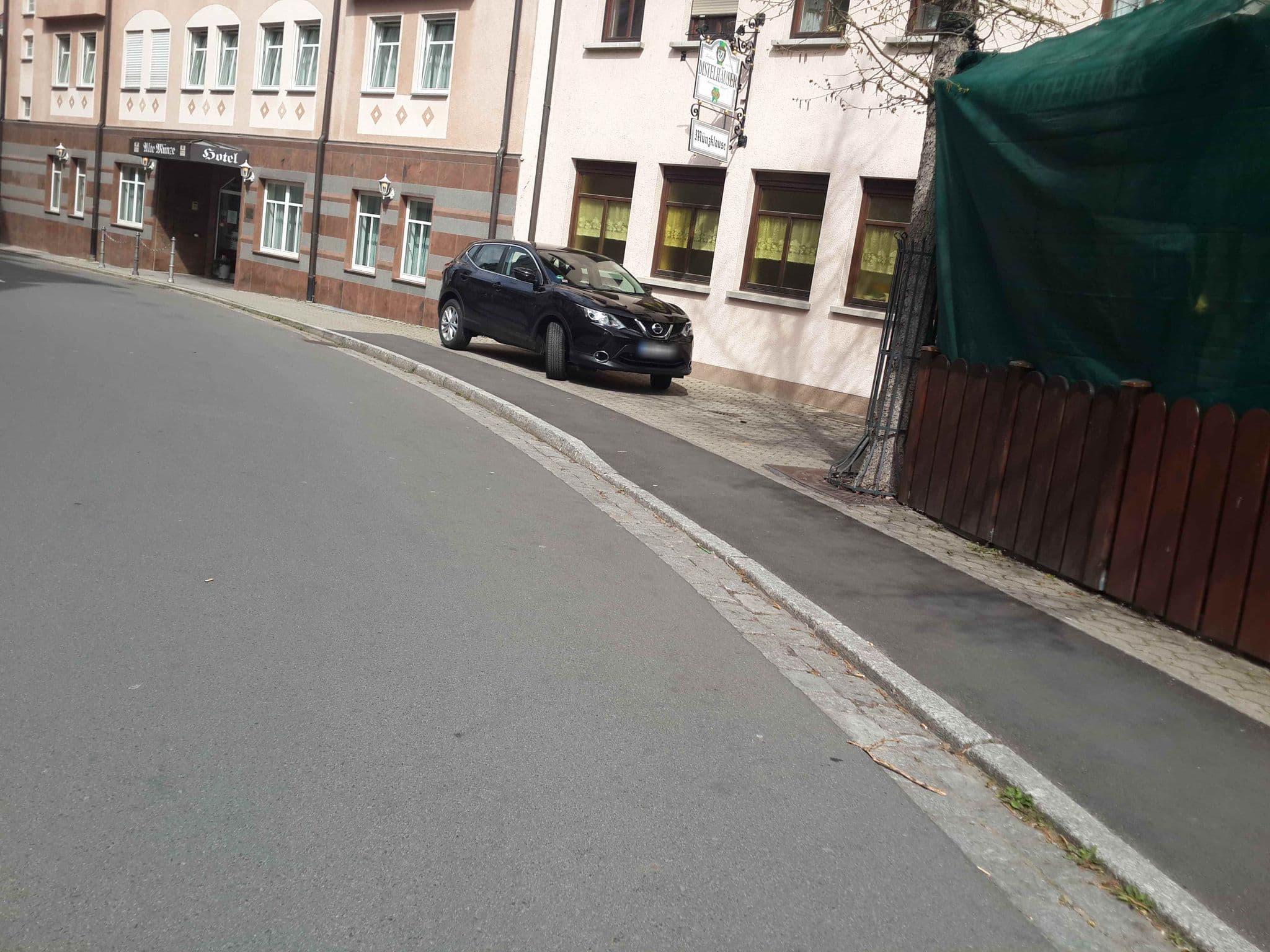 Street view near Stadthotel Münze, Bad Mergentheim — © changchun1 (CC BY-SA · Mapillary)
