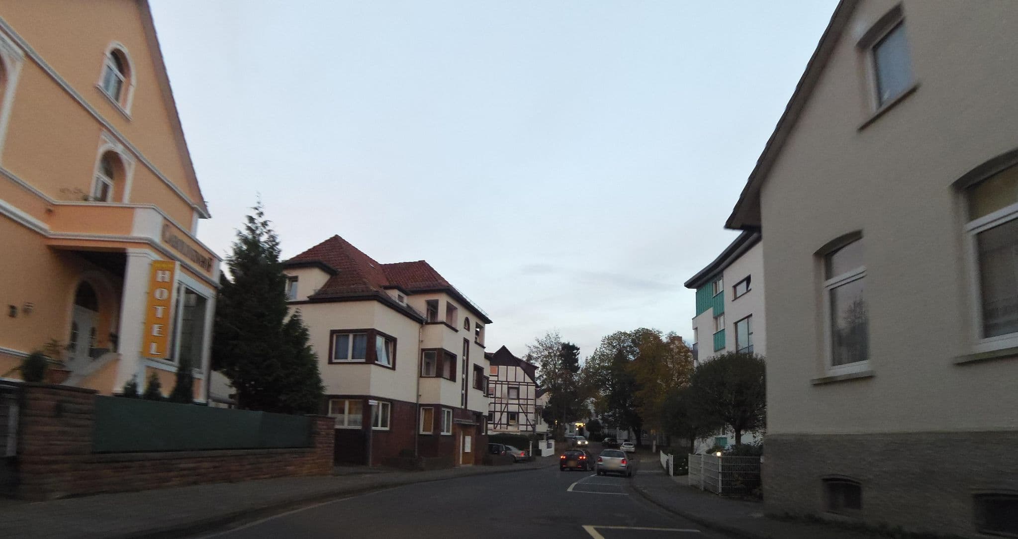 Street view near Hotel Carolinenhof, Bad Pyrmont — © thomersch (CC BY-SA · Mapillary)
