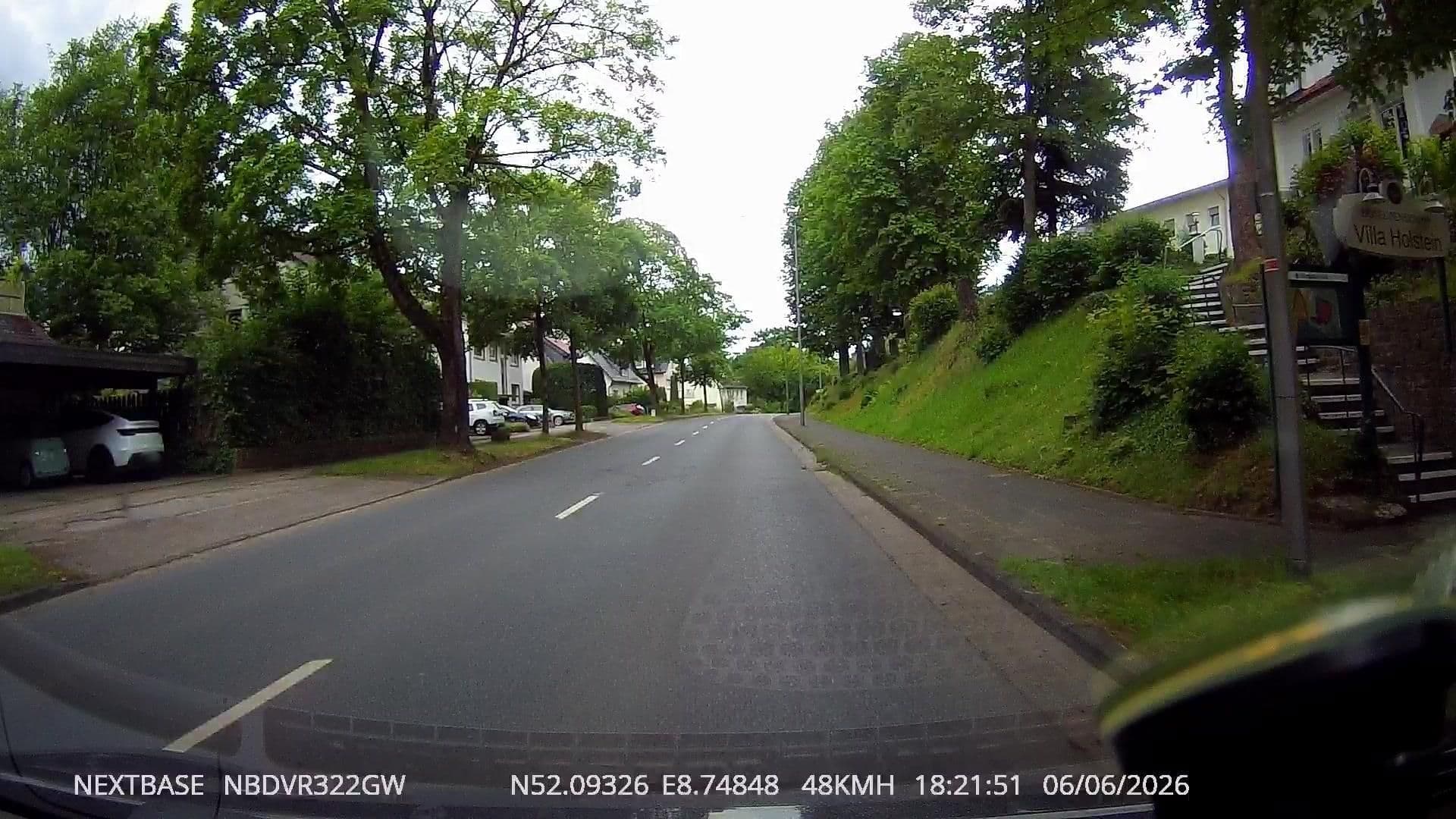 Street view near Thermen Hotel Pension Villa Holstein, Bad Salzuflen — © derlipper (CC BY-SA · Mapillary)