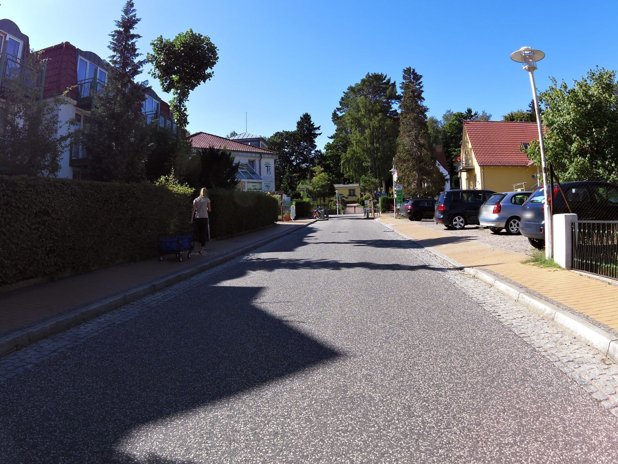 Street view near Aparthotel Tropenhaus Bansin, Bansin — © zoegglmeyr (CC BY-SA · Mapillary)