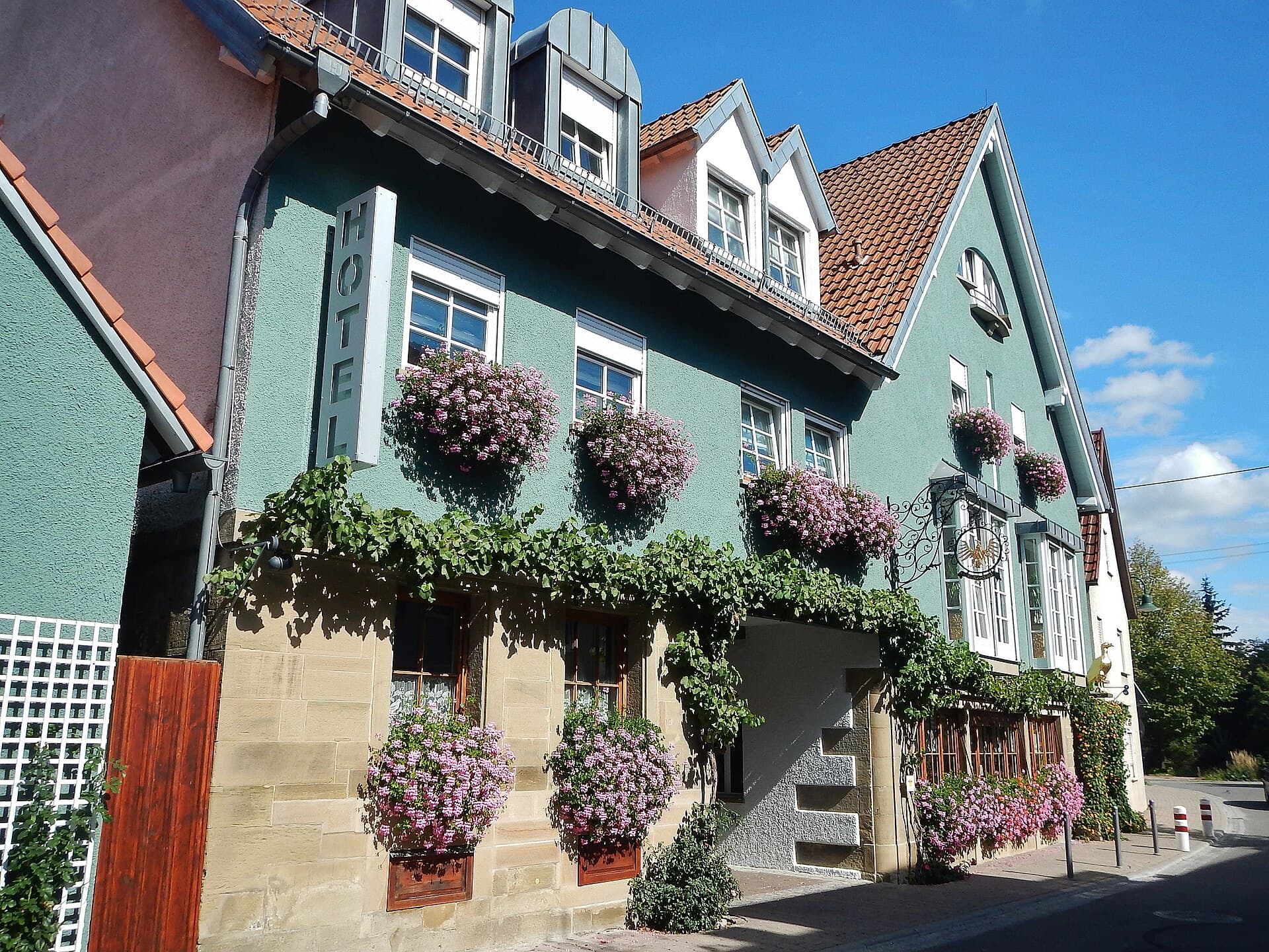 Gasthaus-Hotel Adler (via Wikimedia Commons, CC BY 3.0)
