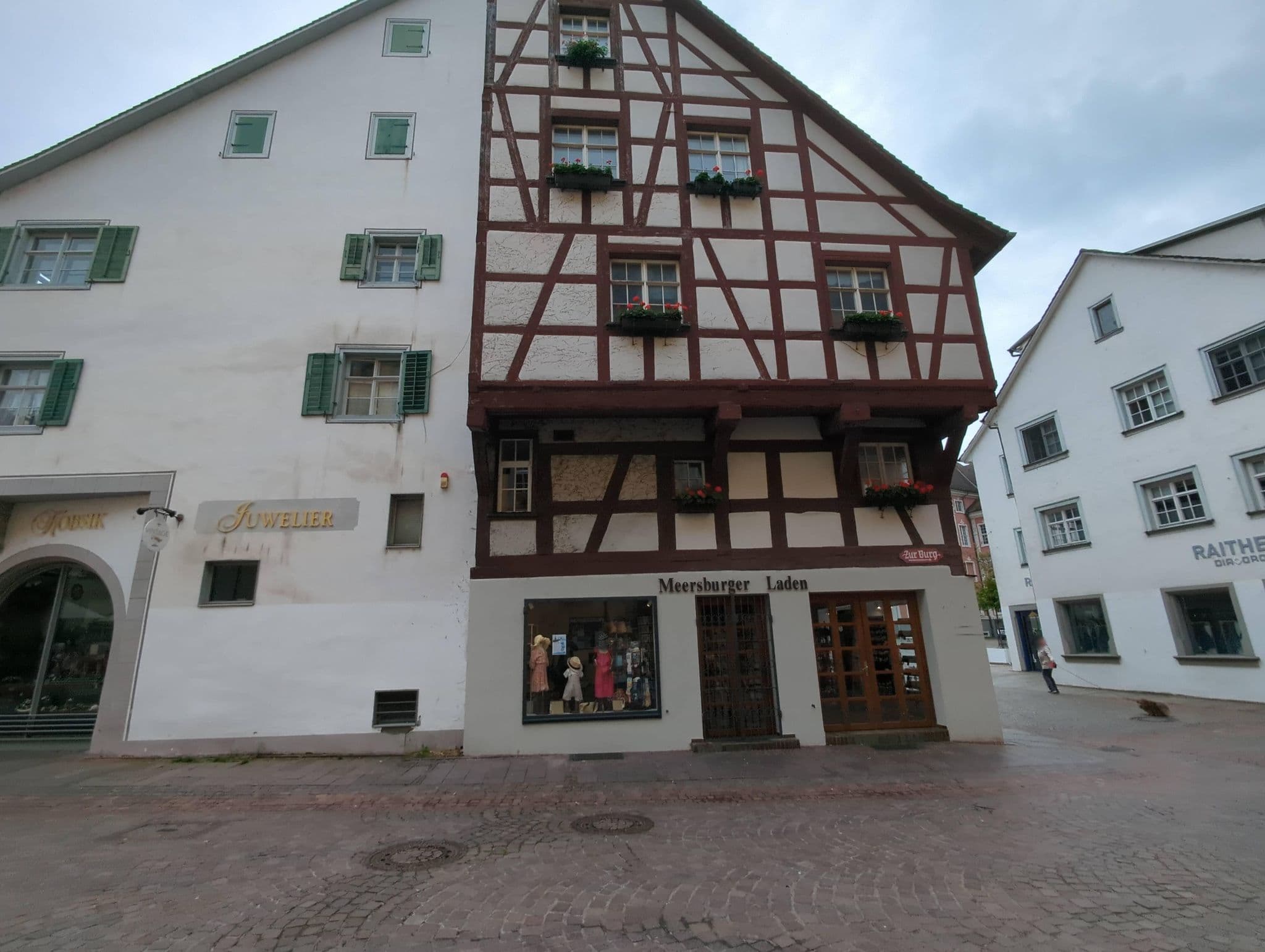 Street view near Gästehaus am Schlossplatz, Meersburg — © Elektronenschubser (CC BY-SA · Mapillary)