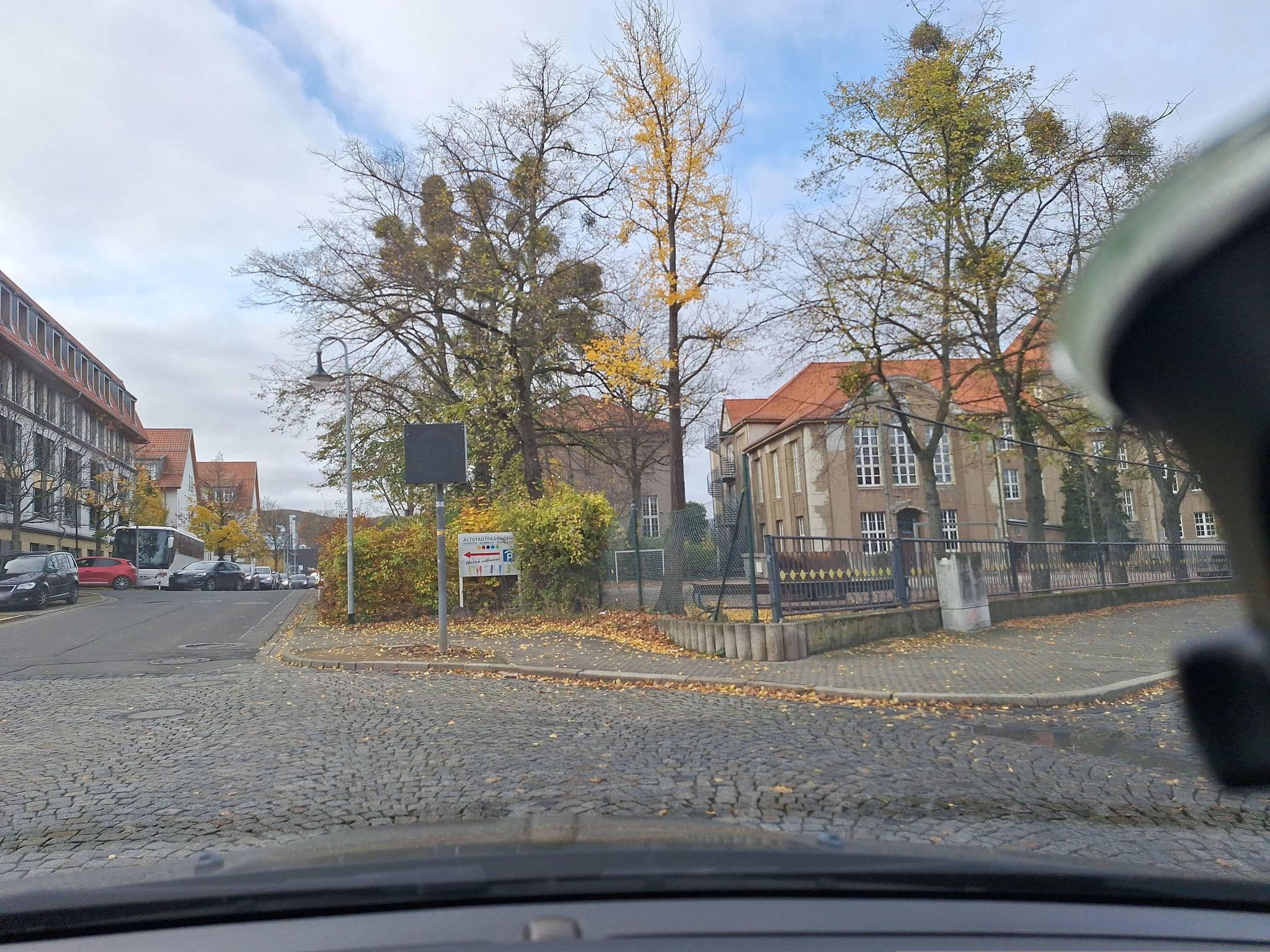 Street view near HKK Hotel Wernigerode | Harzer Kultur- & Kongresshotel, Wernigerode — © Langfahrer (CC BY-SA · Mapillary)