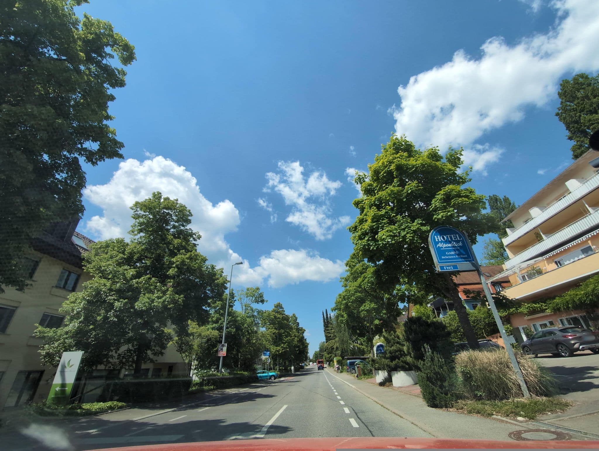 Street view near Hotel Alpenblick Überlingen am Bodensee, Überlingen — © mcliquid (CC BY-SA · Mapillary)