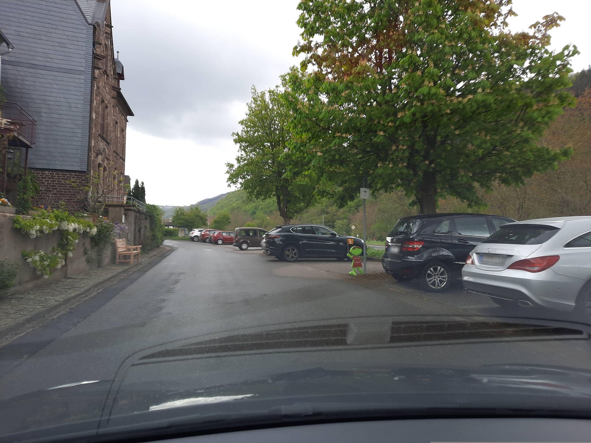 Street view near Das Moselhaus, Ediger-Eller — © Lowiekse (CC BY-SA · Mapillary)