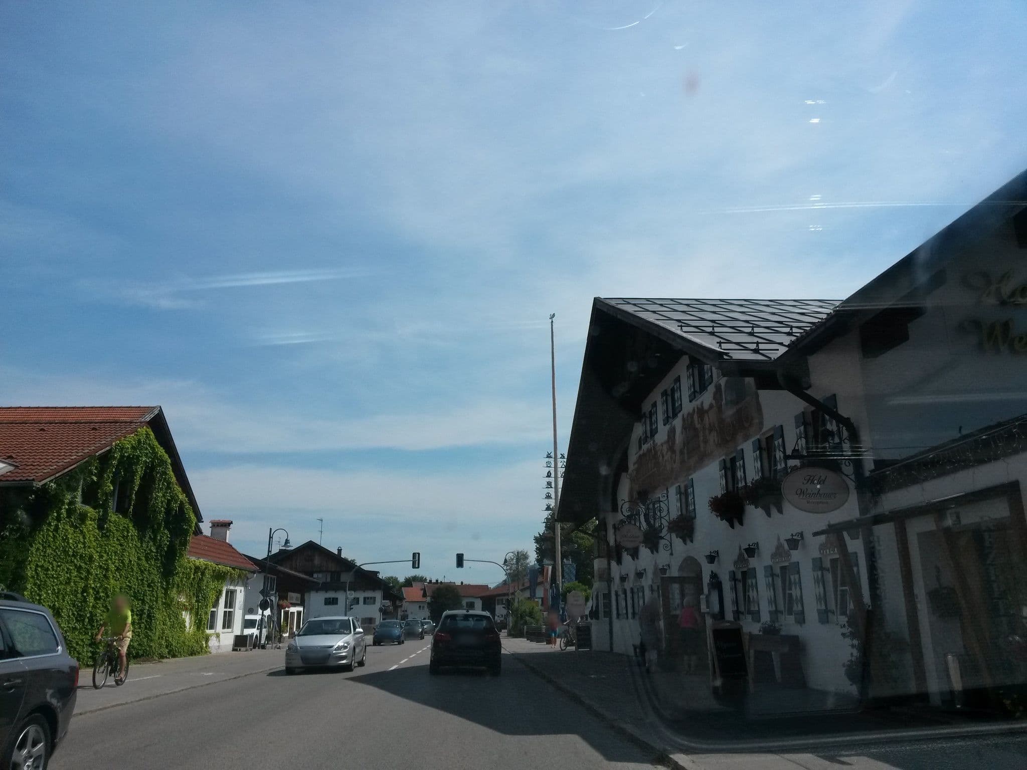 Street view near Hotel Weinbauer Garni, Schwangau — © uwekoch (CC BY-SA · Mapillary)