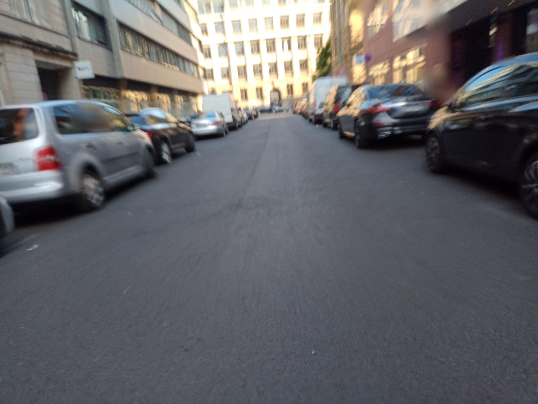 Street view near Main Hotel Frankfurt City, Frankfurt am Main — © sungedoul (CC BY-SA · Mapillary)