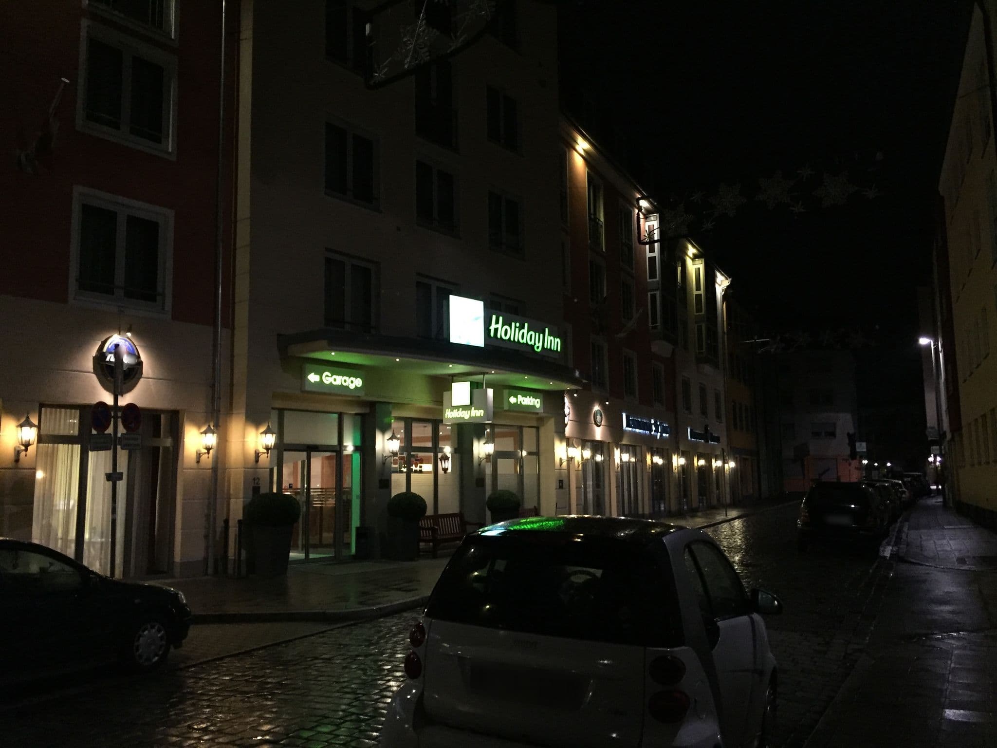 Street view near Holiday Inn Nürnberg City Centre, Nuremberg — © richlv (CC BY-SA · Mapillary)