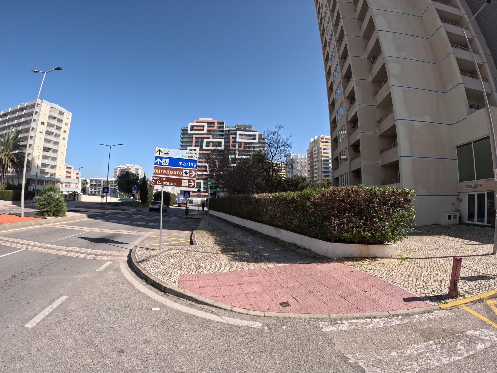 Street view near Jardins da Rocha, Portimão — © claudiop (CC BY-SA · Mapillary)