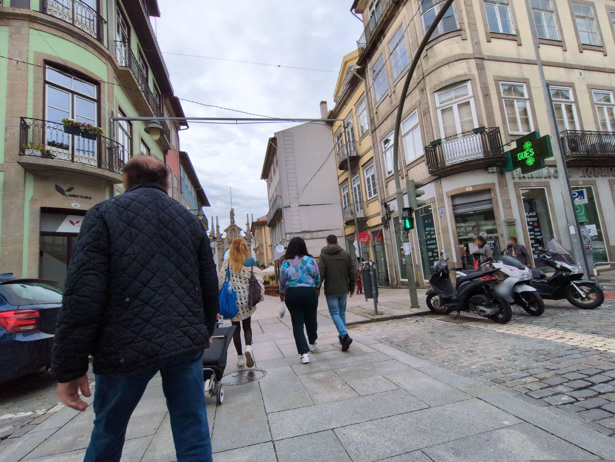 Street view near Porta Nova Collection House, Braga — © waldyrious (CC BY-SA · Mapillary)