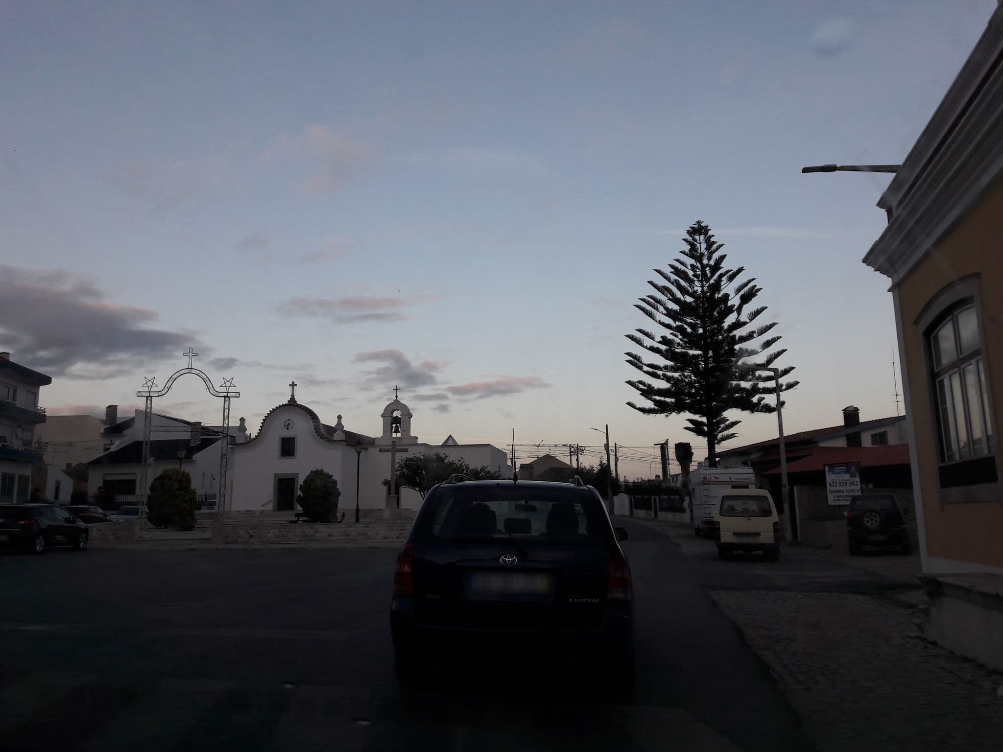 Street view near Tribo da Praia - Eco Hostel, Ferrel — © ggeographer (CC BY-SA · Mapillary)