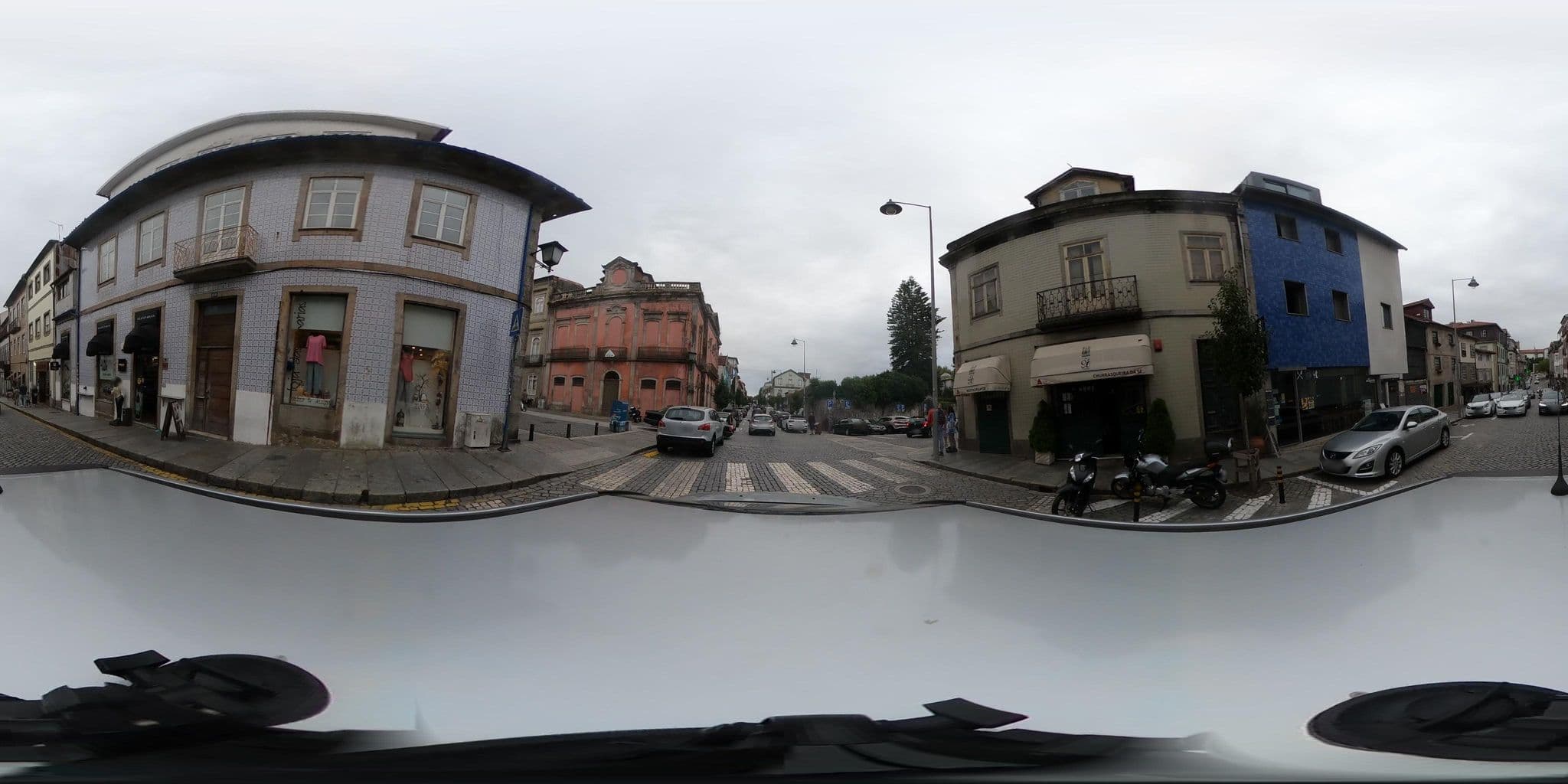 Street view near Sé Guesthouse Braga, Braga — © waldyrious (CC BY-SA · Mapillary)