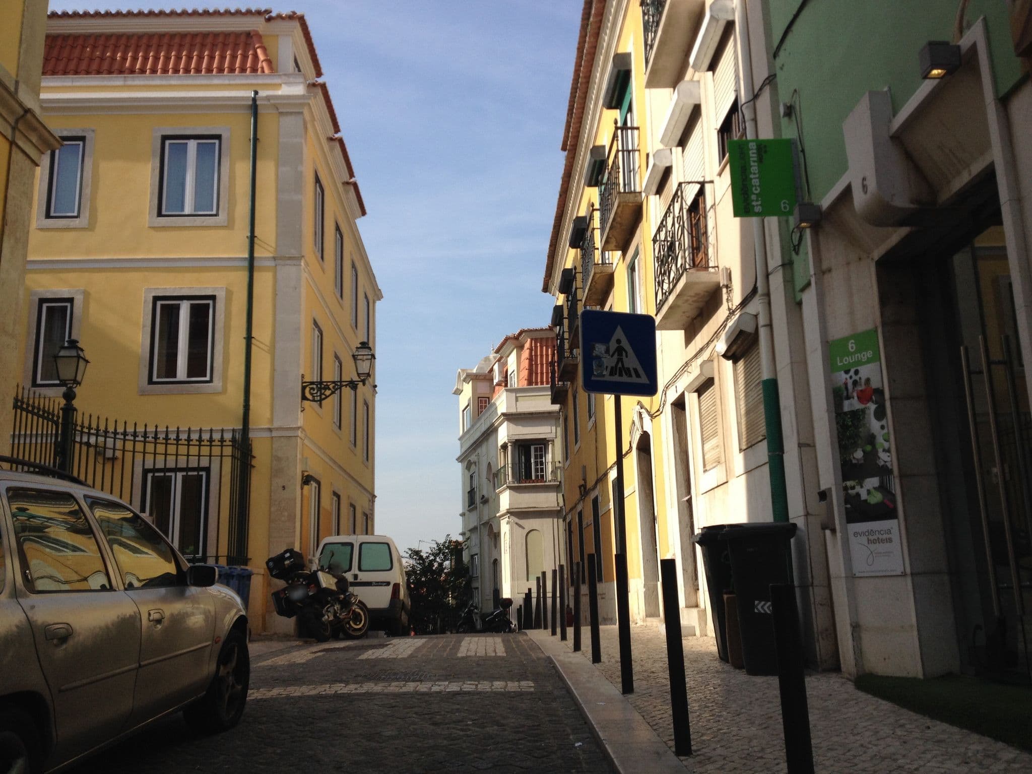 Street view near Lisbon Hotel, Bairro Alto — © pgiraud (CC BY-SA · Mapillary)